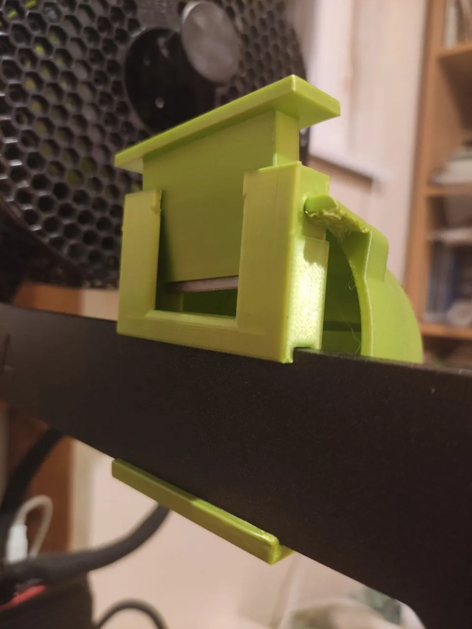 Máy cắt filament với thùng rác tiện lợi