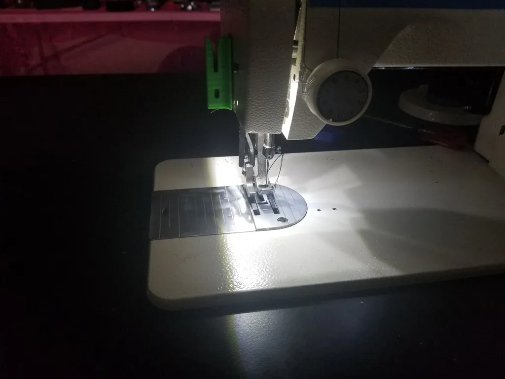 Giá đỡ lắp đặt đèn LED cho máy may Sailrite