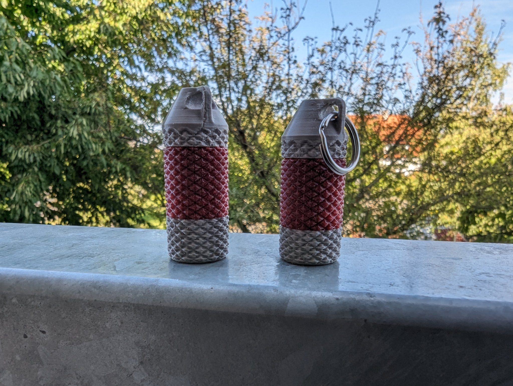 **Công cụ tua vít du lịch siêu nhỏ với cốc dưới cải tiến**