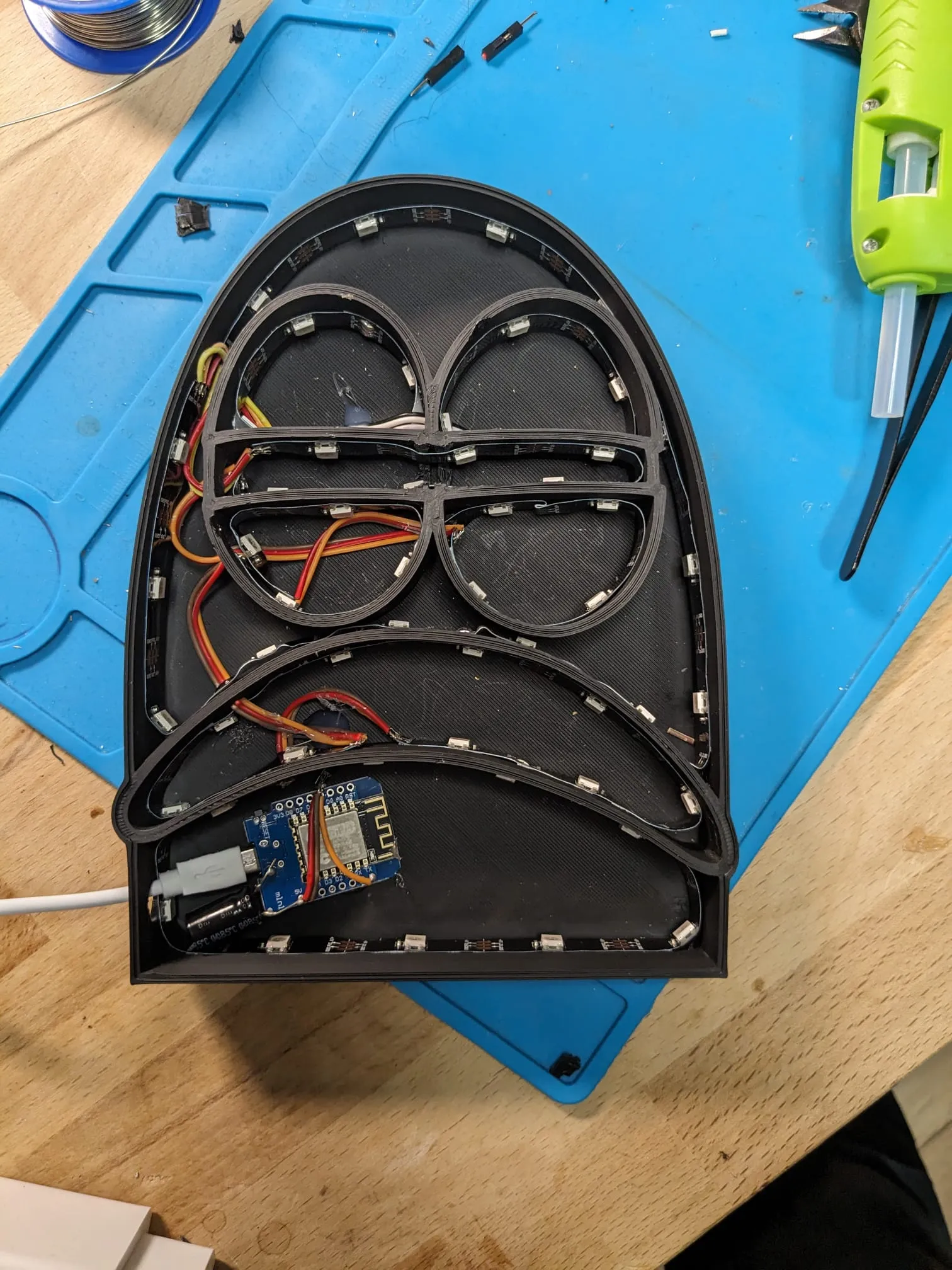 Đèn nền phát sáng nhân vật cứu hộ nghiêm túc Spongebob Squarep...