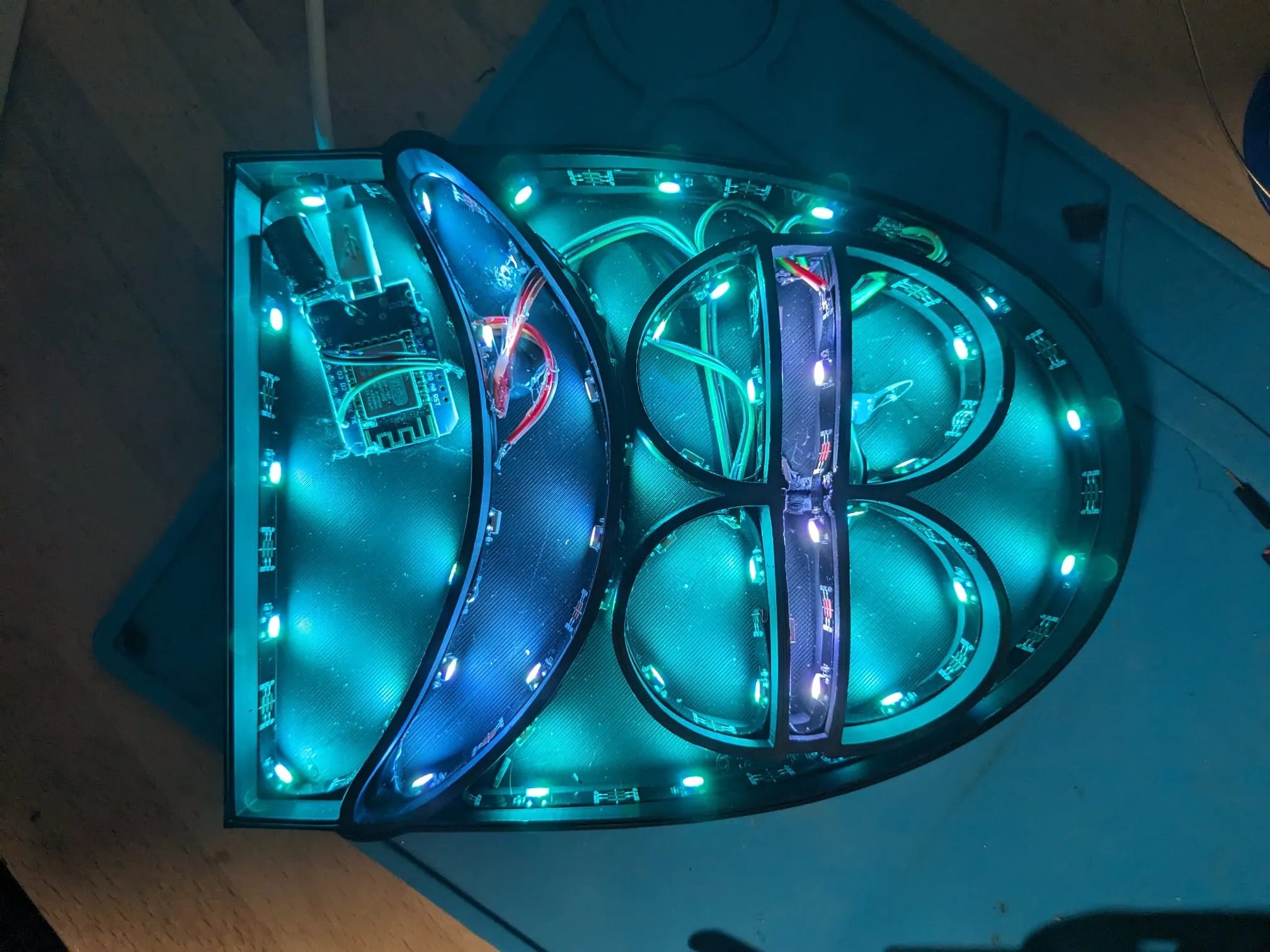 Đèn nền phát sáng nhân vật cứu hộ nghiêm túc Spongebob Squarep...