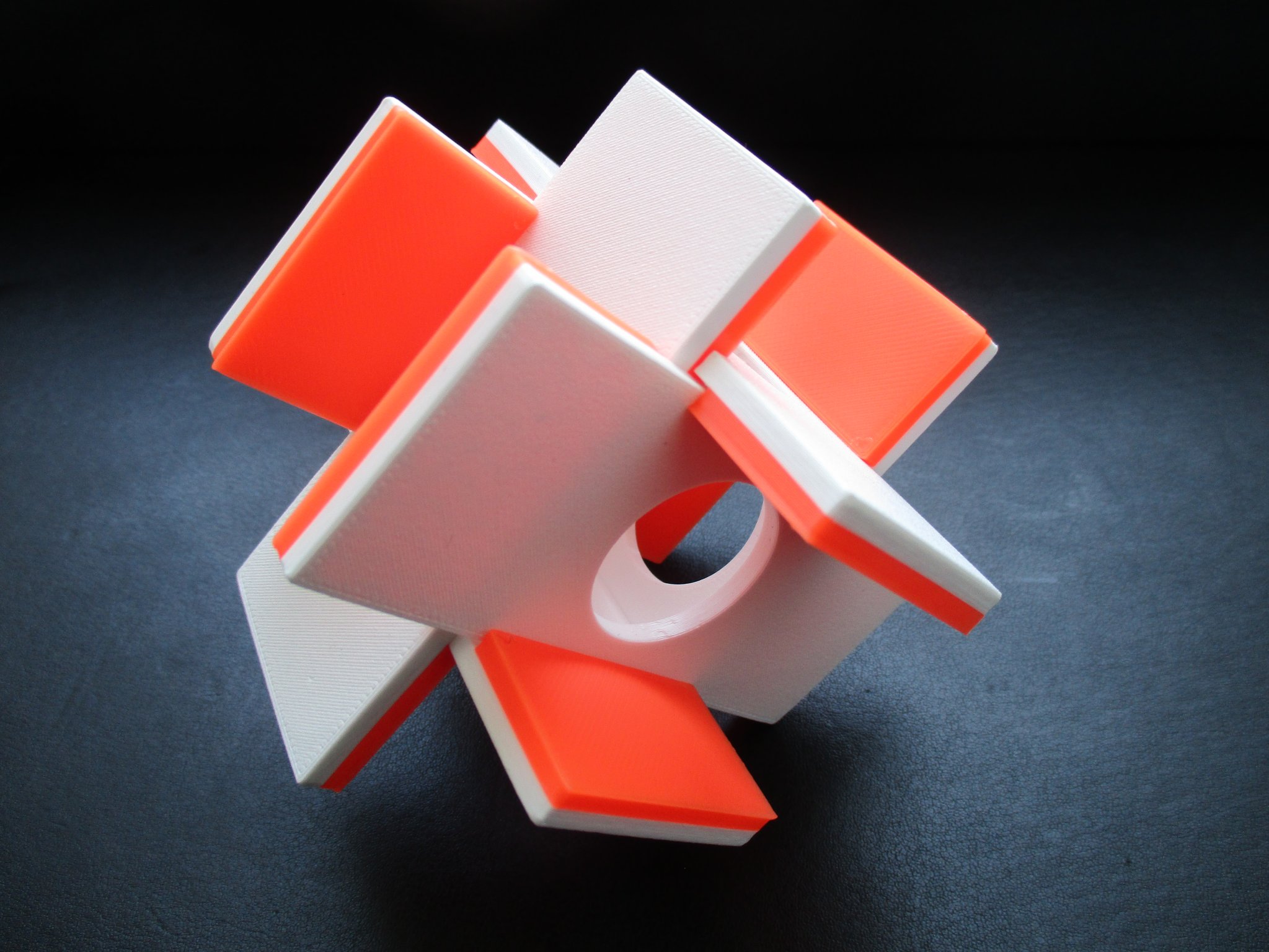 Câu đố trí tuệ bằng gỗ kiểu Nhật Bản