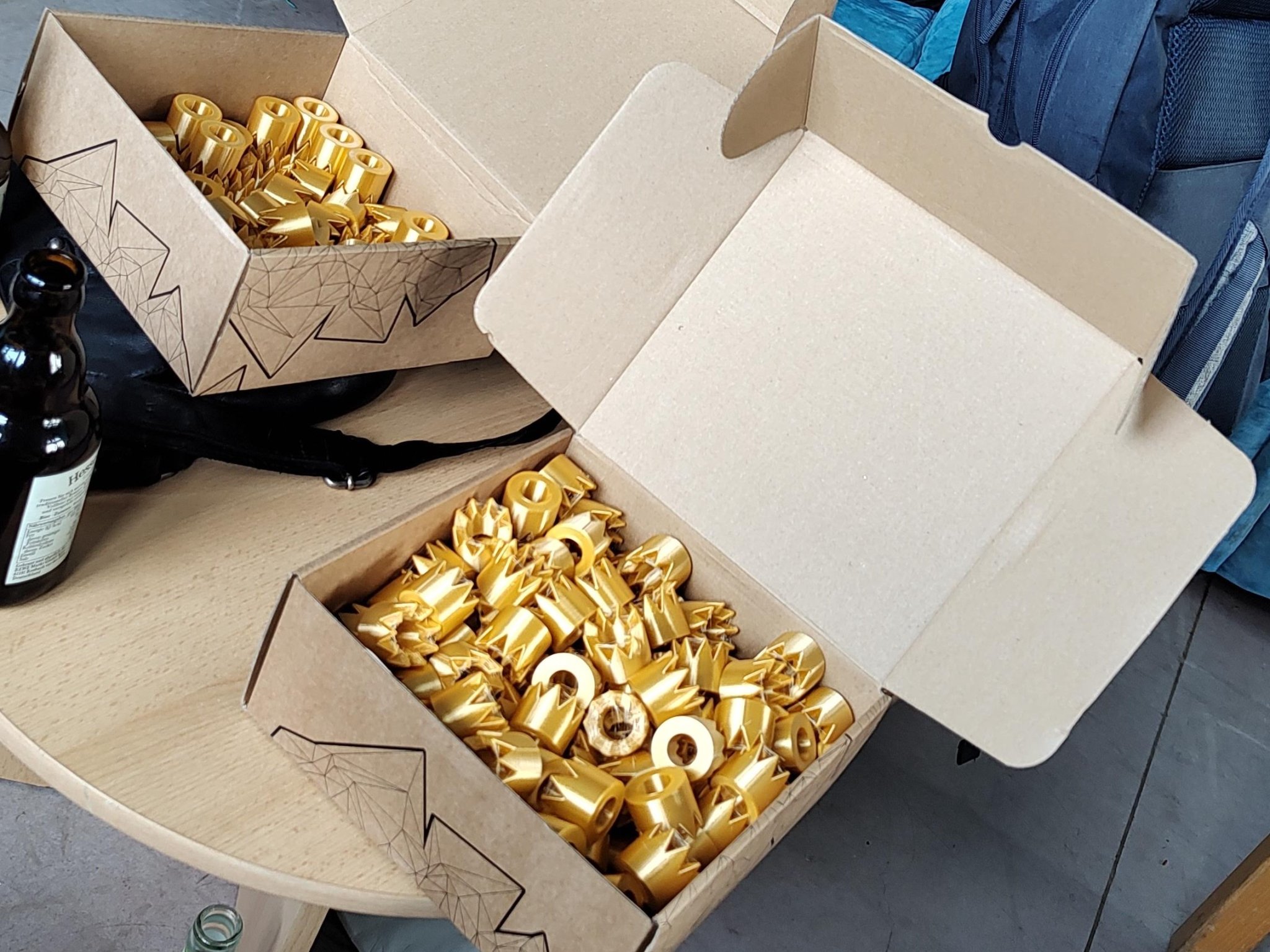 Khăn quàng cổ hình vương miện cho đội trưởng hướng đạo