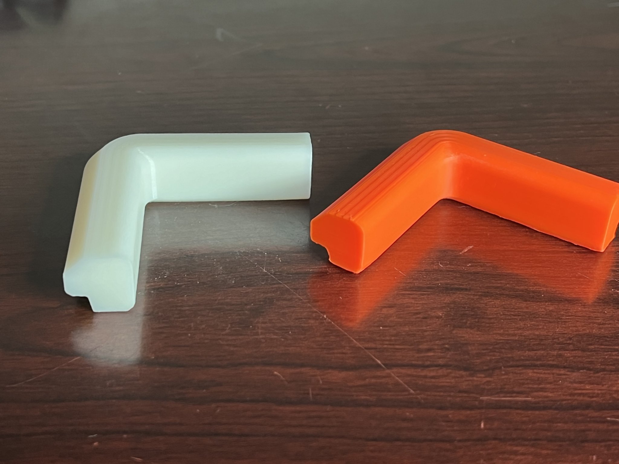 Góc che nắng cho thùng xe tải tri-fold