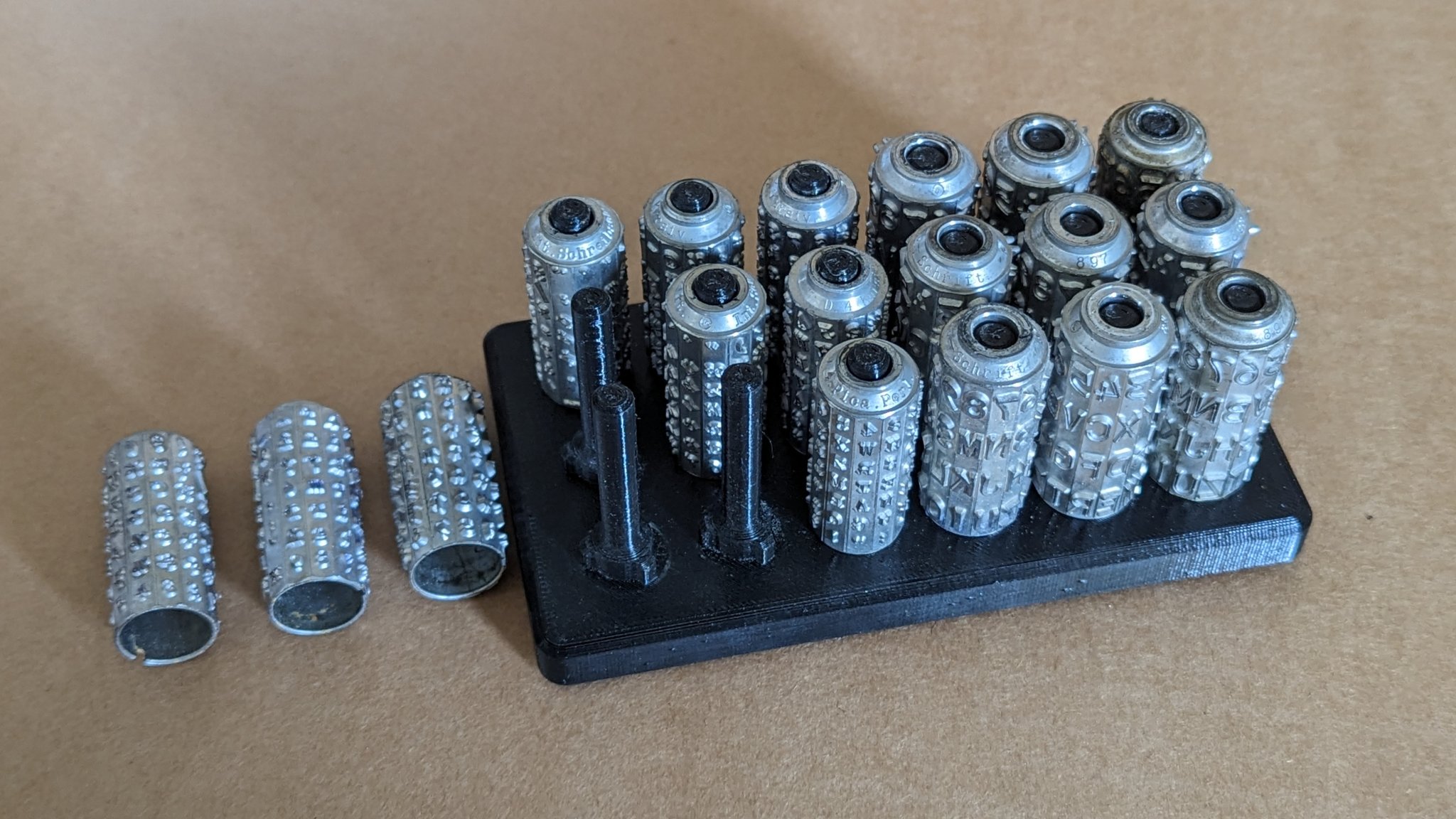 Giá đỡ cho cuộn chữ AEG Mignon Typ 3