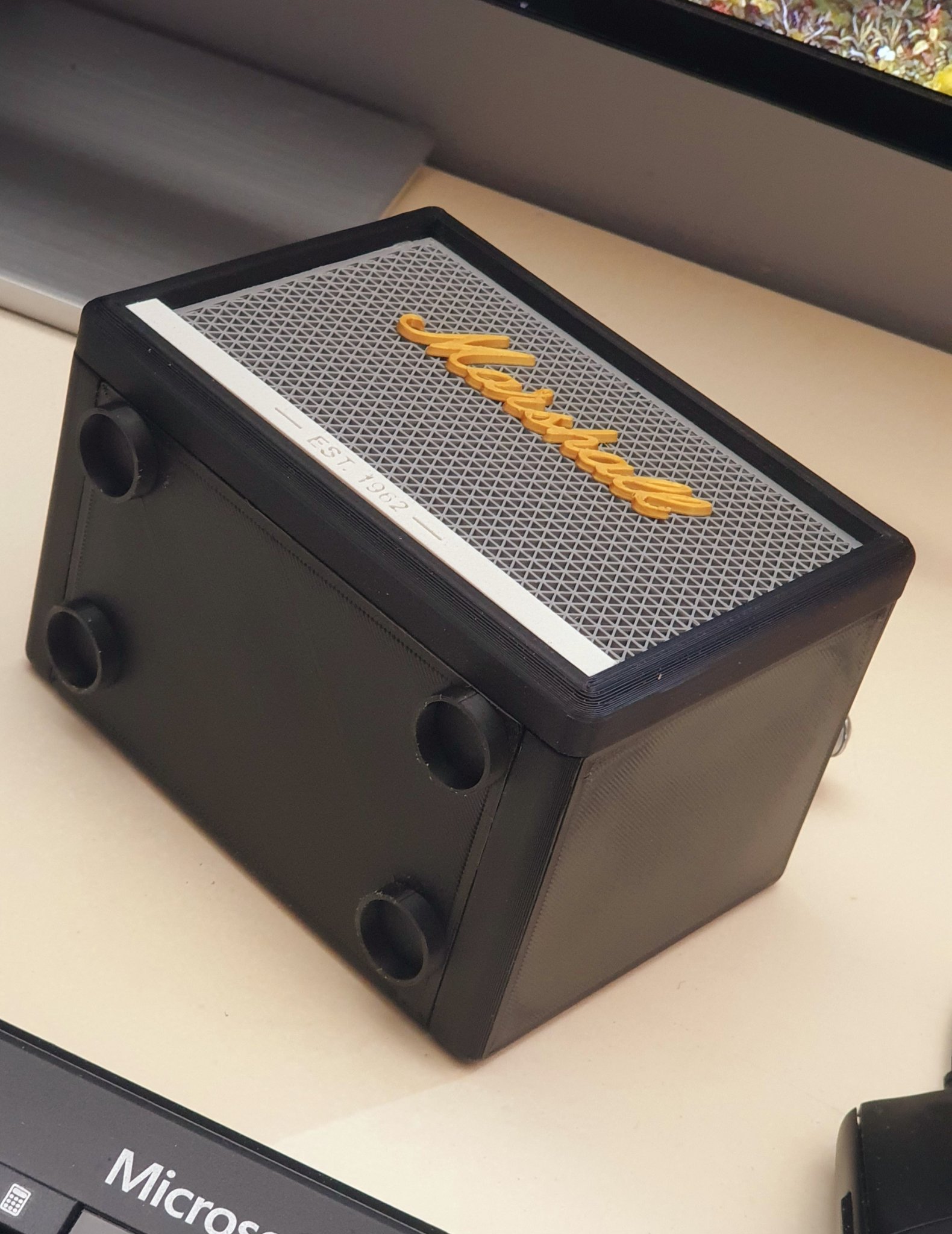 Giá đỡ bút Marshall, tổ chức bàn làm việc rộng