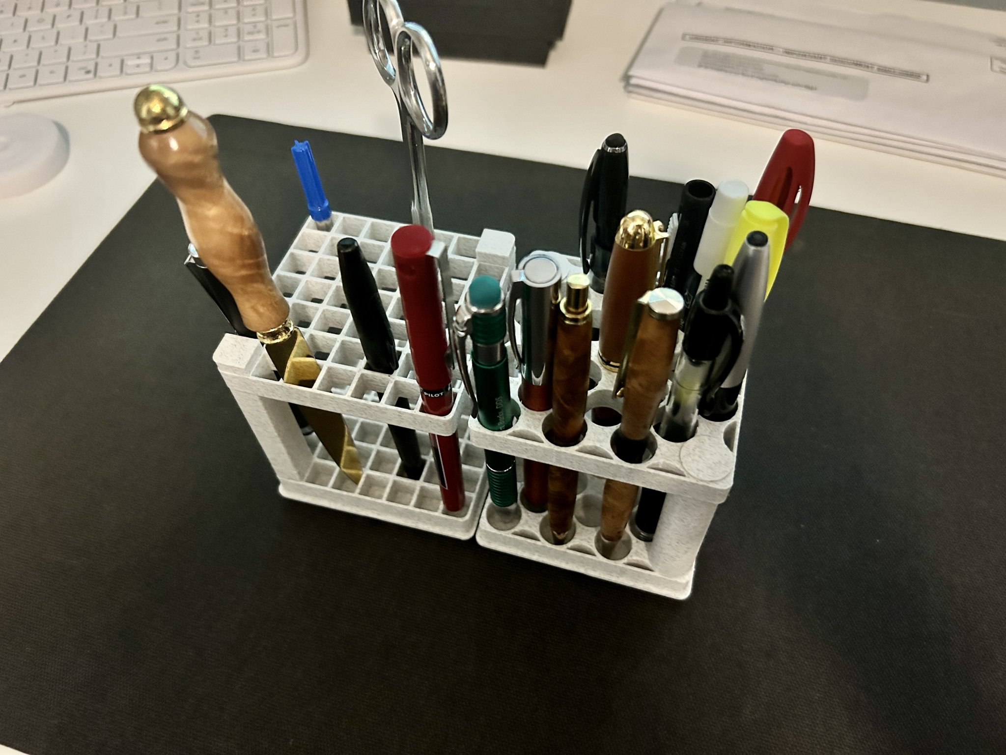 Giá đỡ bút và bút chì theo mô hình Gridfinity