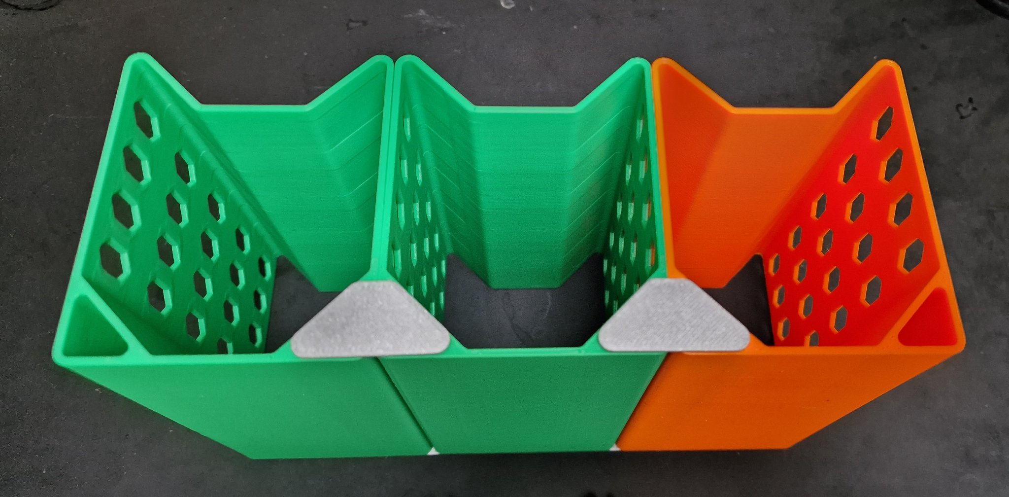 Giá đỡ chai nước với kẹp cho tủ lạnh