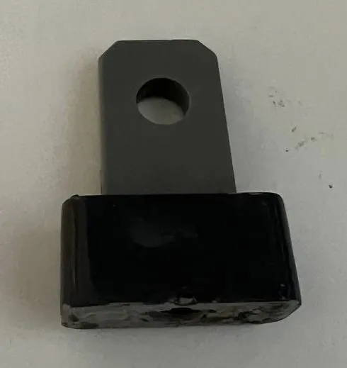 Giá đỡ ống nước mưa PVC M6