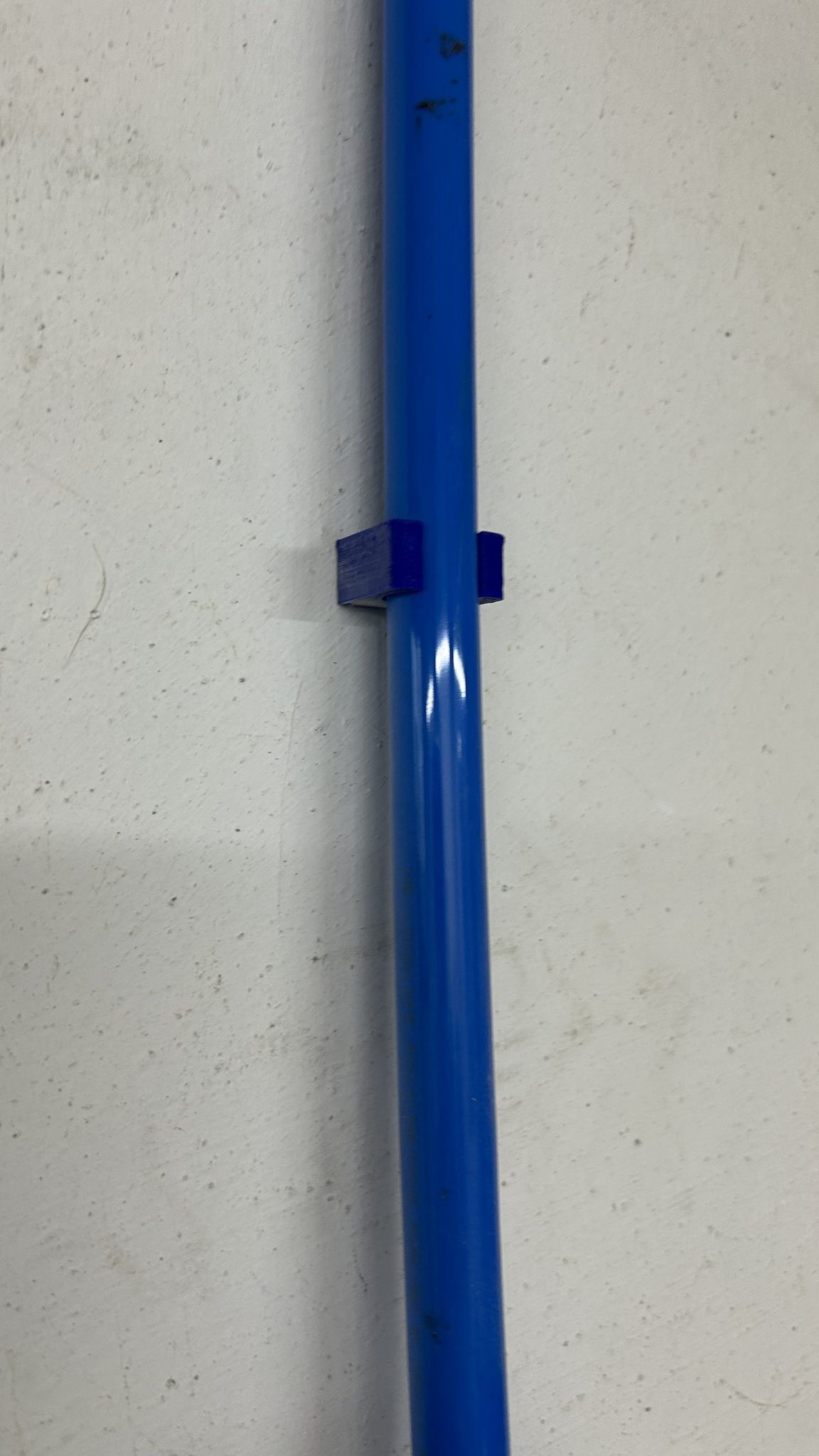 Giá đỡ ống khí nén 16mm gắn tường