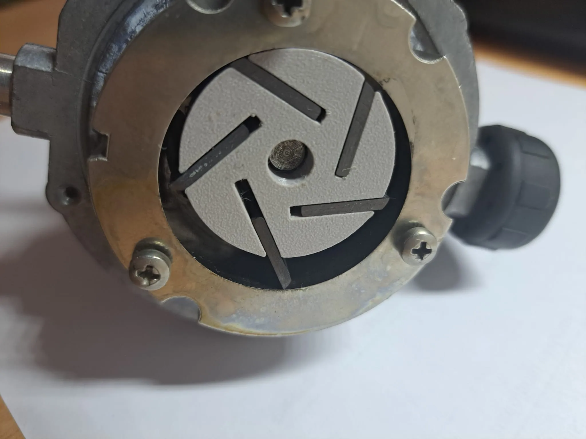 Bánh quạt bơm chân không ô tô OEM 8E0927317