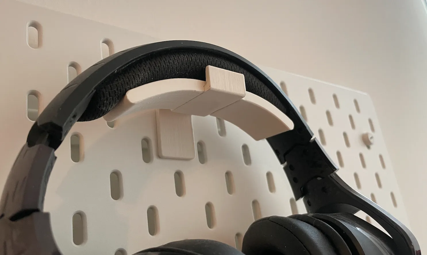 Giá đỡ tai nghe Skadis với móc treo tiện lợi