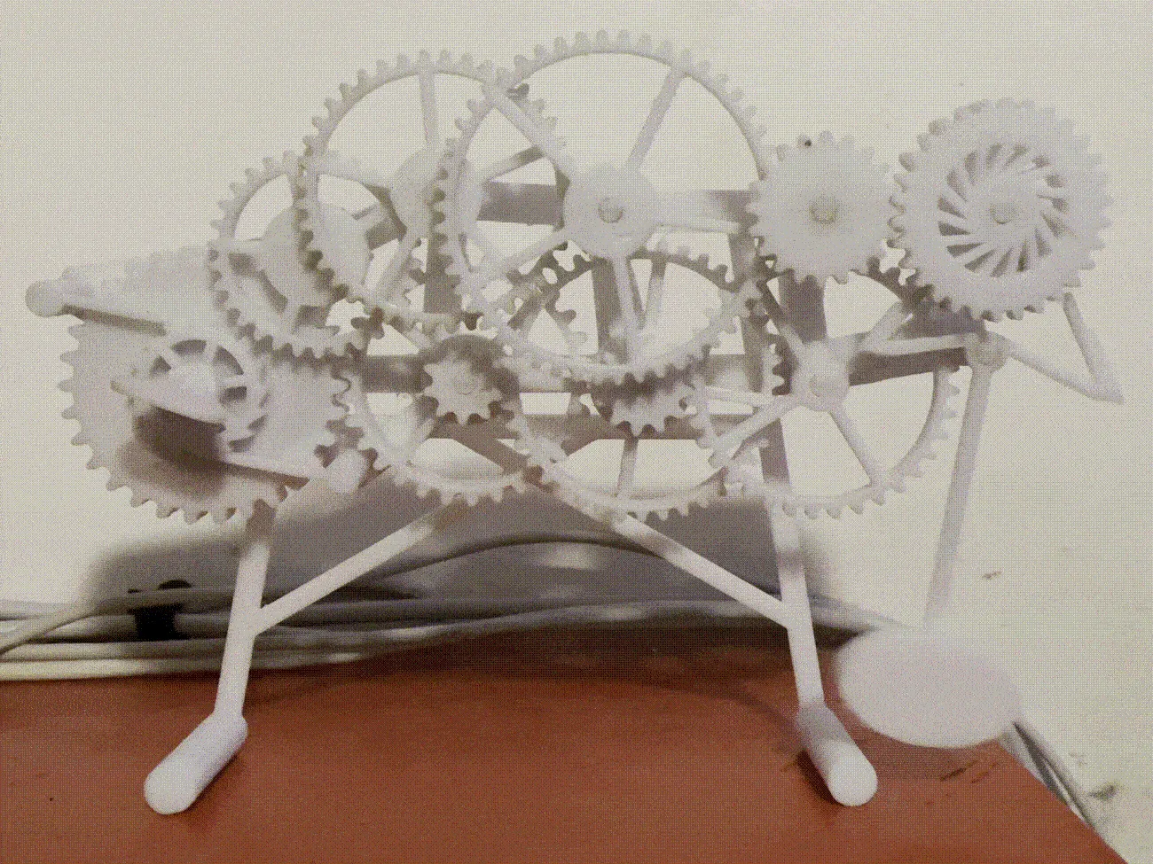 Đồng hồ cơ học in 3D hoàn toàn với thiết kế con lắc