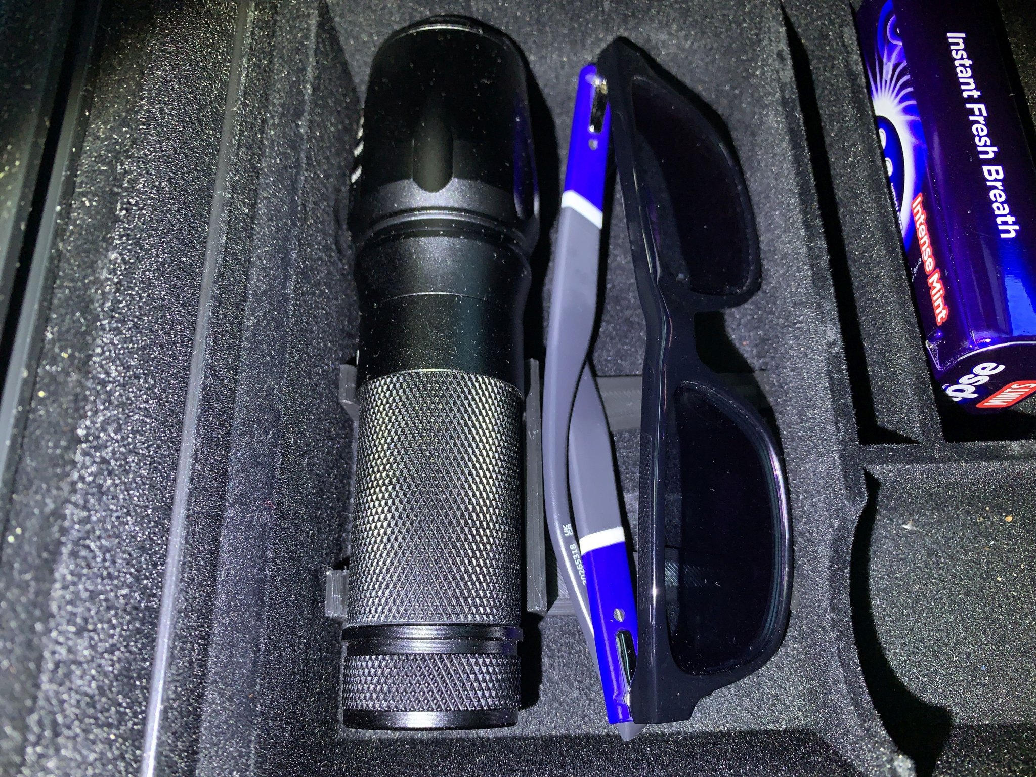 Ngăn chia khay trung tâm cho Tesla Model 3/Y