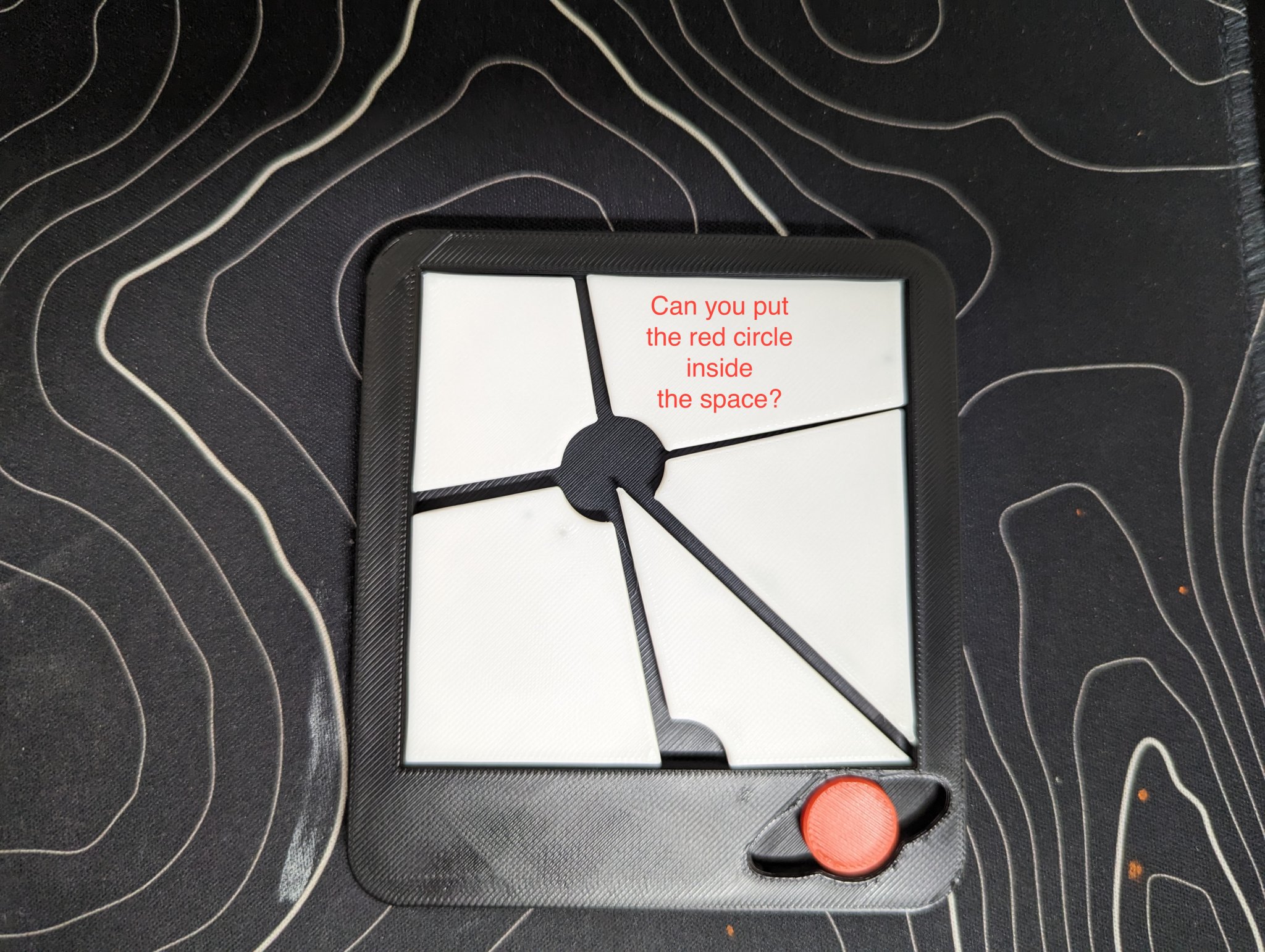 Câu đố hình tròn đỏ với hộp tùy chỉnh