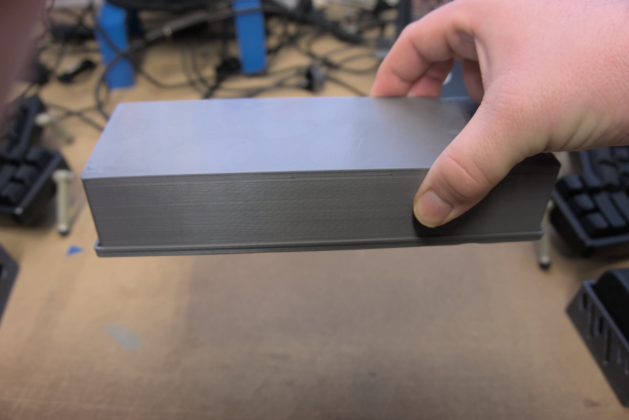 Hộp bút chia ngăn có nam châm giữ kín