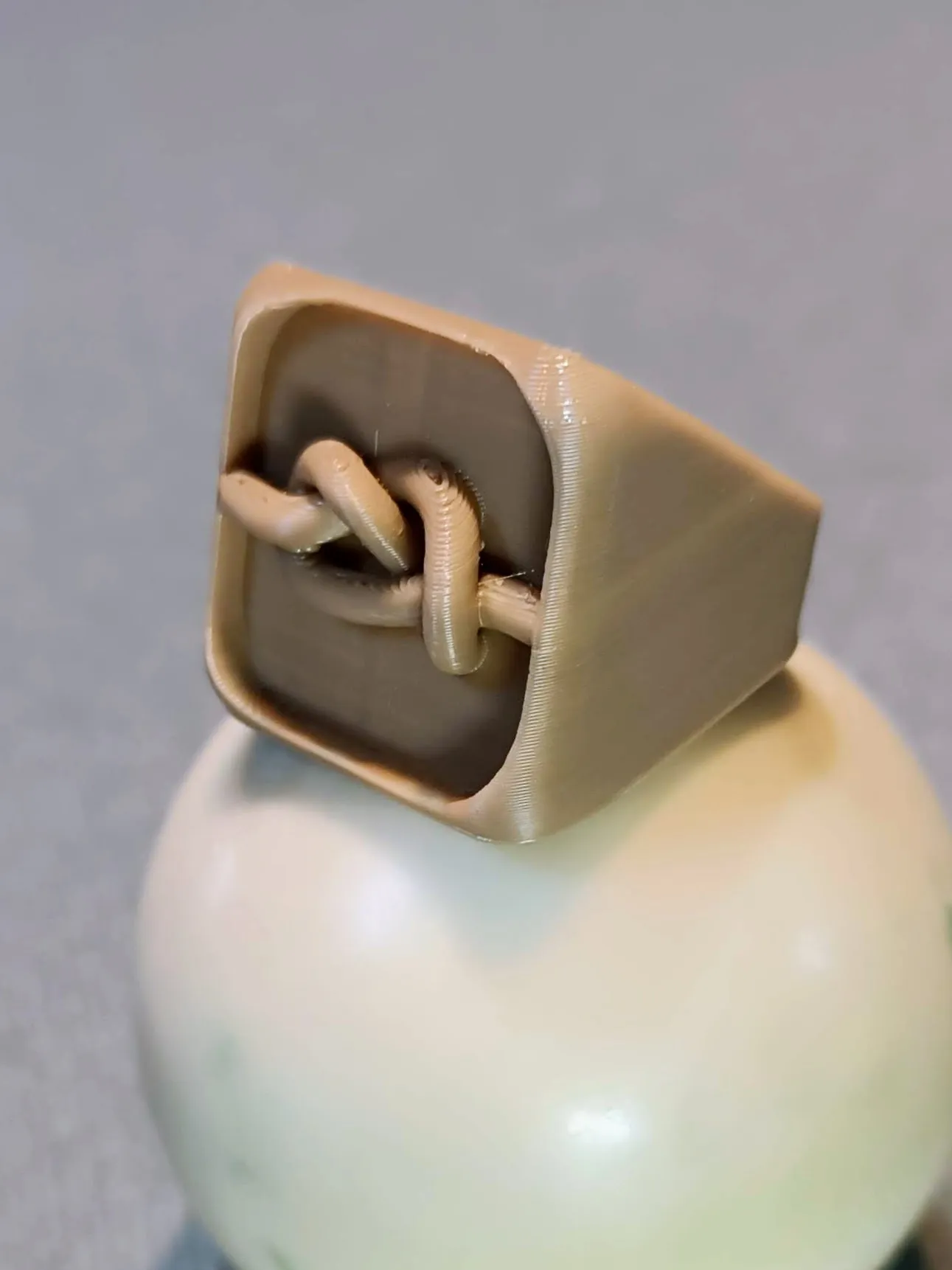 Knot Ocho cho khăn quàng cổ và huy hiệu hướng đạo sinh