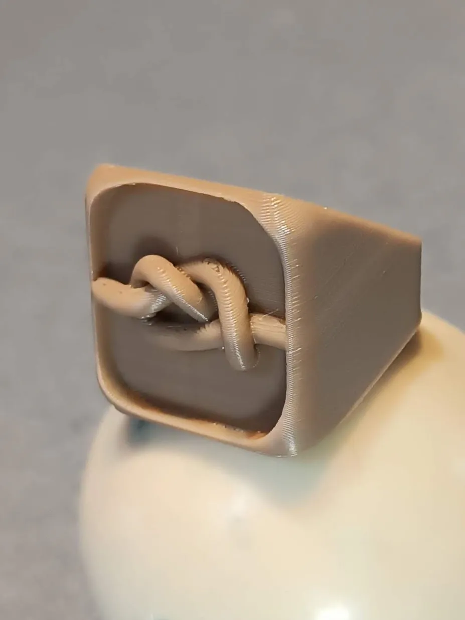 Knot Ocho cho khăn quàng cổ và huy hiệu hướng đạo sinh