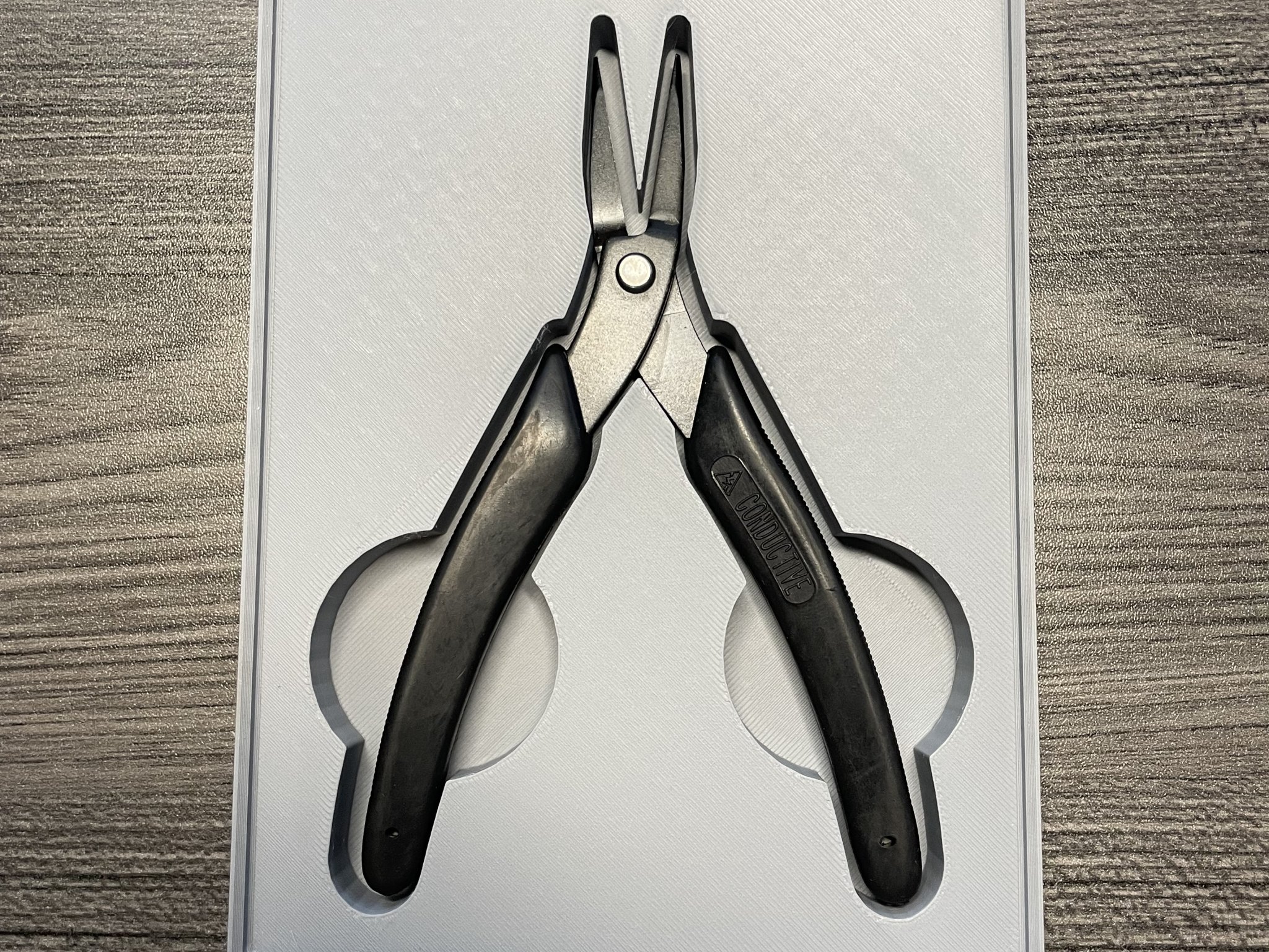 Giá đỡ kìm nhíp 5" Gridfinity từ Harbor Freight