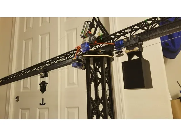 Cần cẩu tháp điều khiển từ xa cao 1.42m