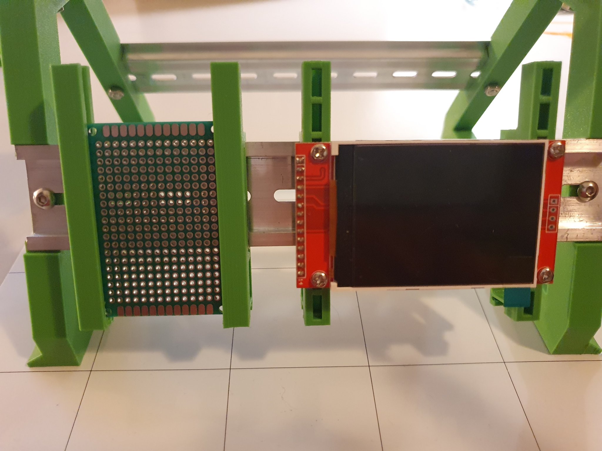 Kẹp gắn PCB lên thanh DIN cho dự án điện tử