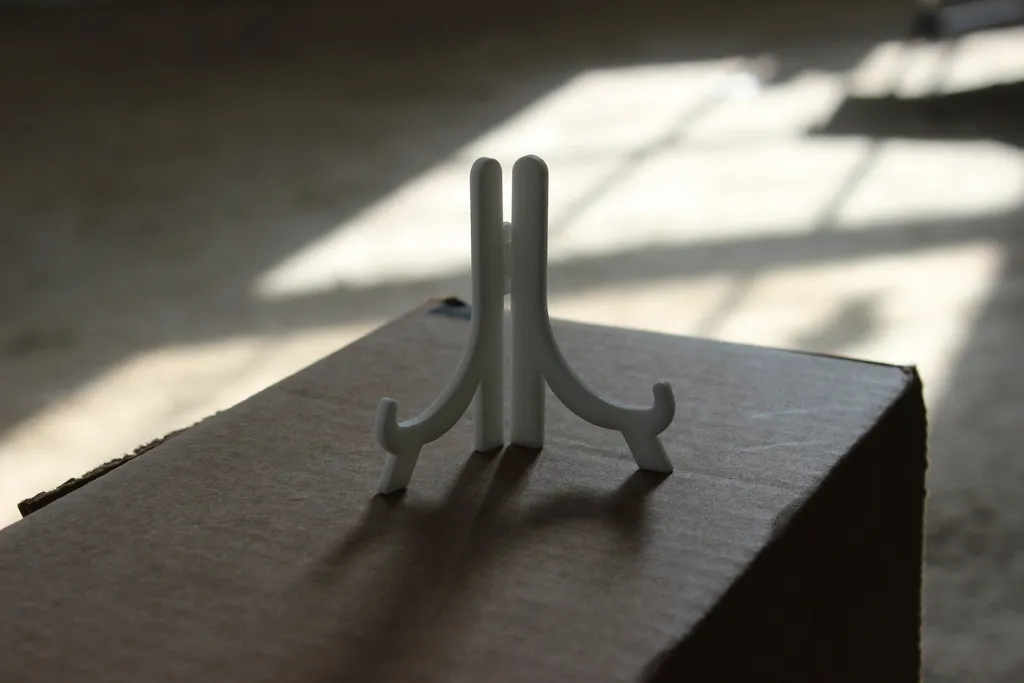 Giá đỡ tranh đa năng có bản lề in 3D