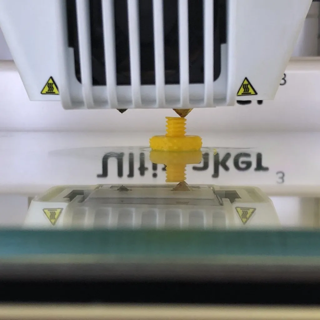 Vít gắn camera 1/4-20 có rãnh chống trượt