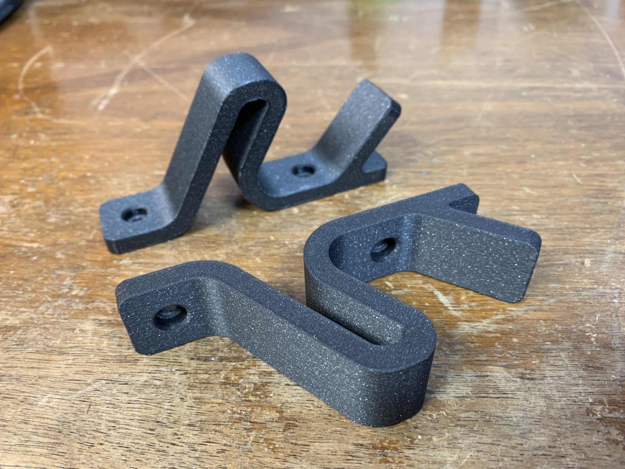 Móc treo áo khoác kiểu dáng độc đáo và hiện đại