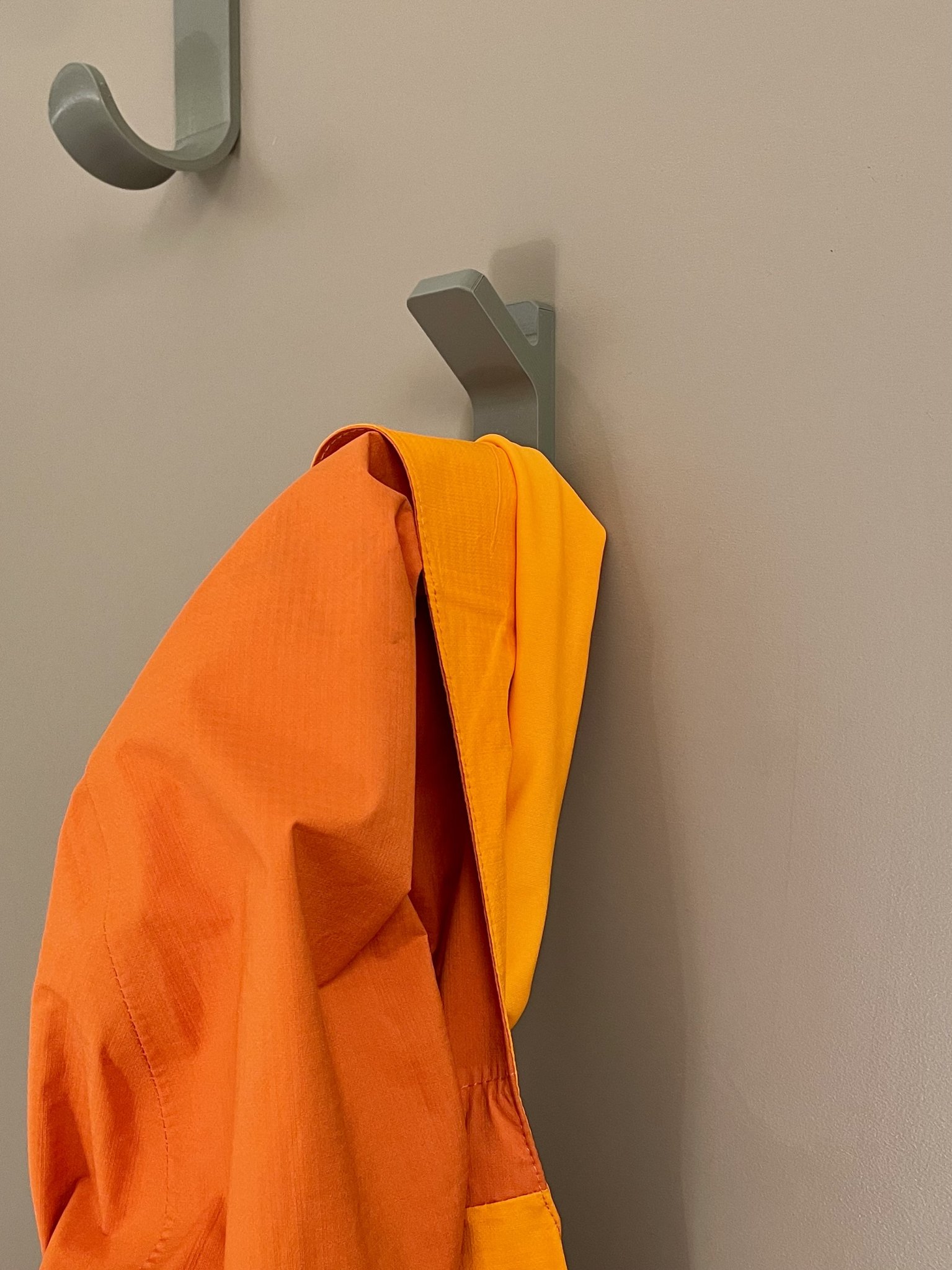 Móc treo áo Squiggle không lỗ gắn tường