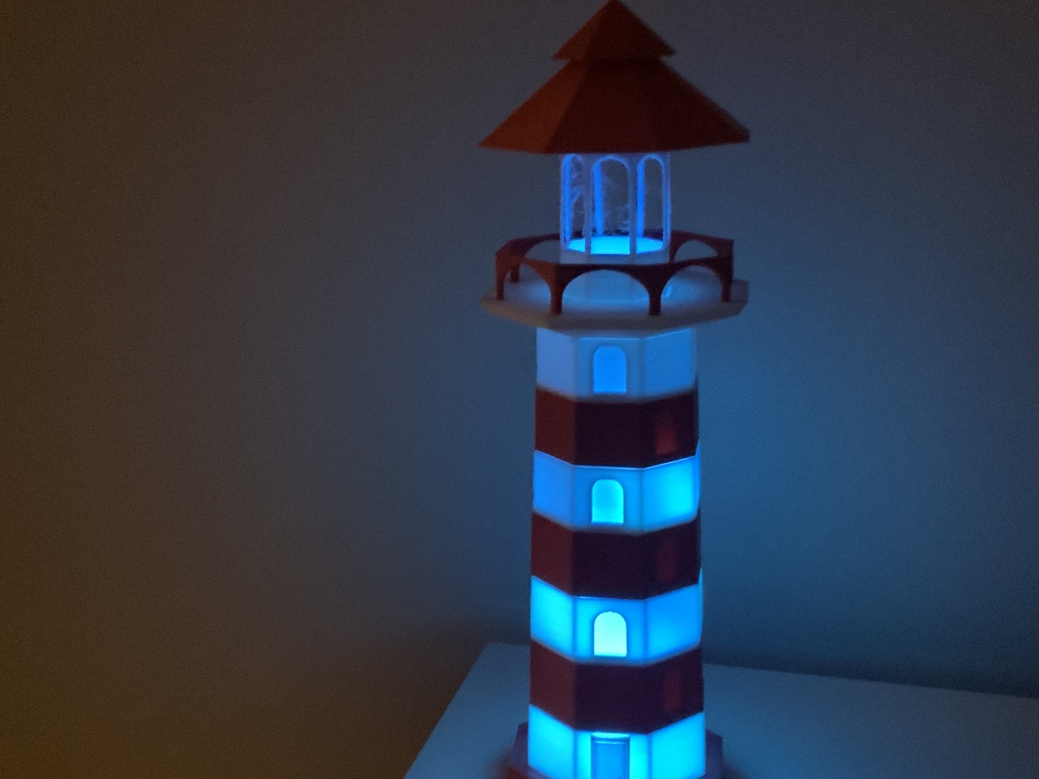 Đèn hải đăng LED với thiết kế mô-đun độc đáo