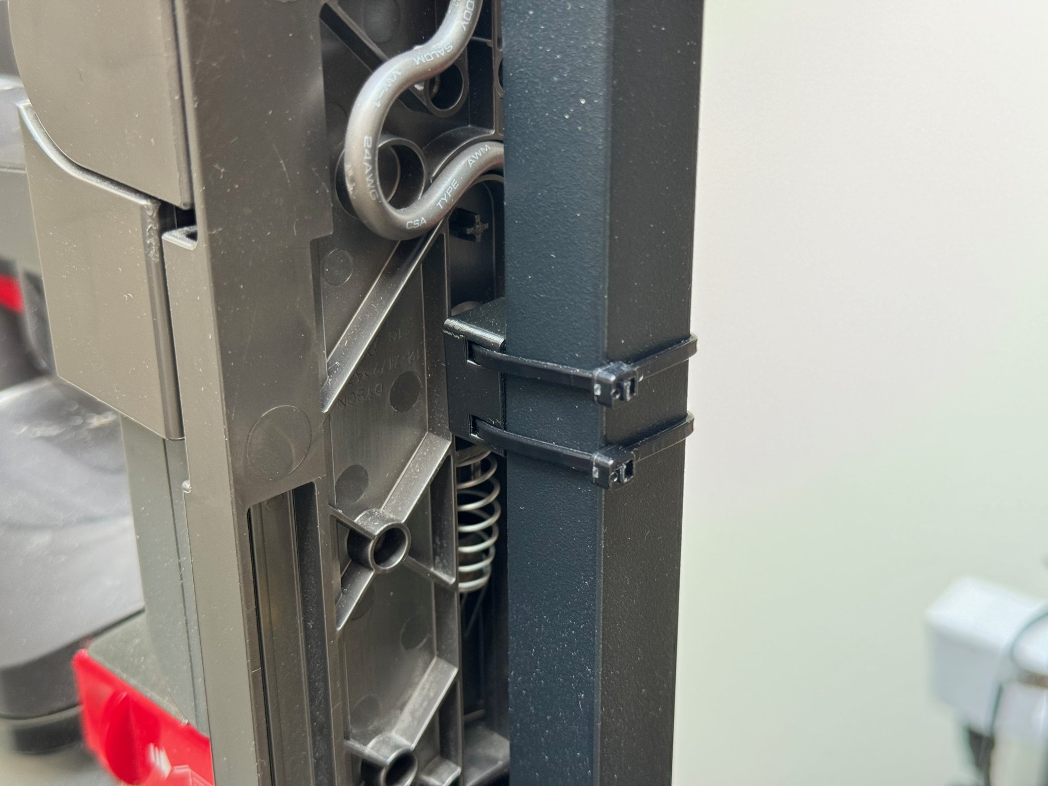 Bộ chuyển đổi ốc vít cho dây buộc cáp máy hút bụi Dyson