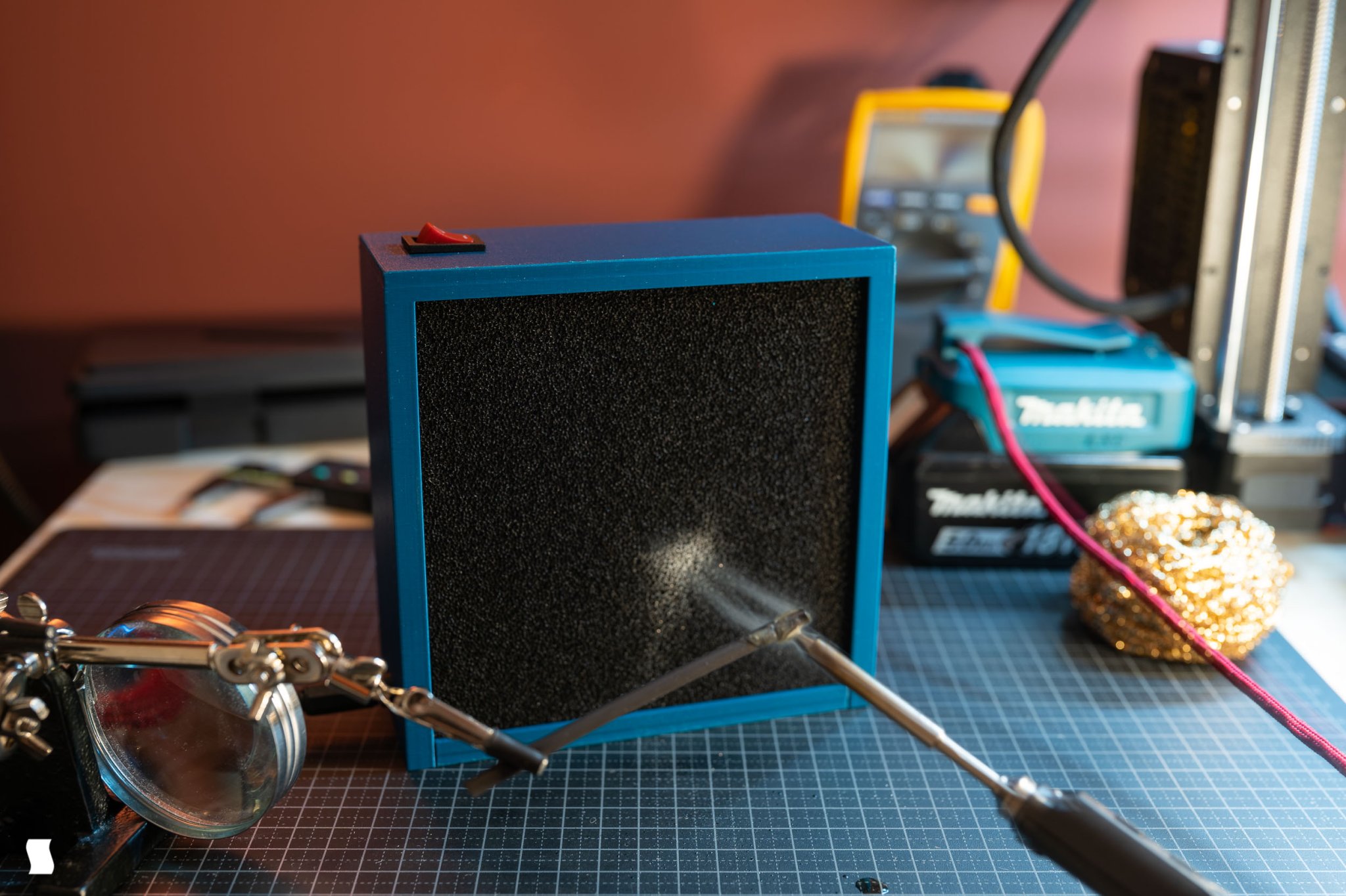 Máy hút khói hàn kiểu tối giản