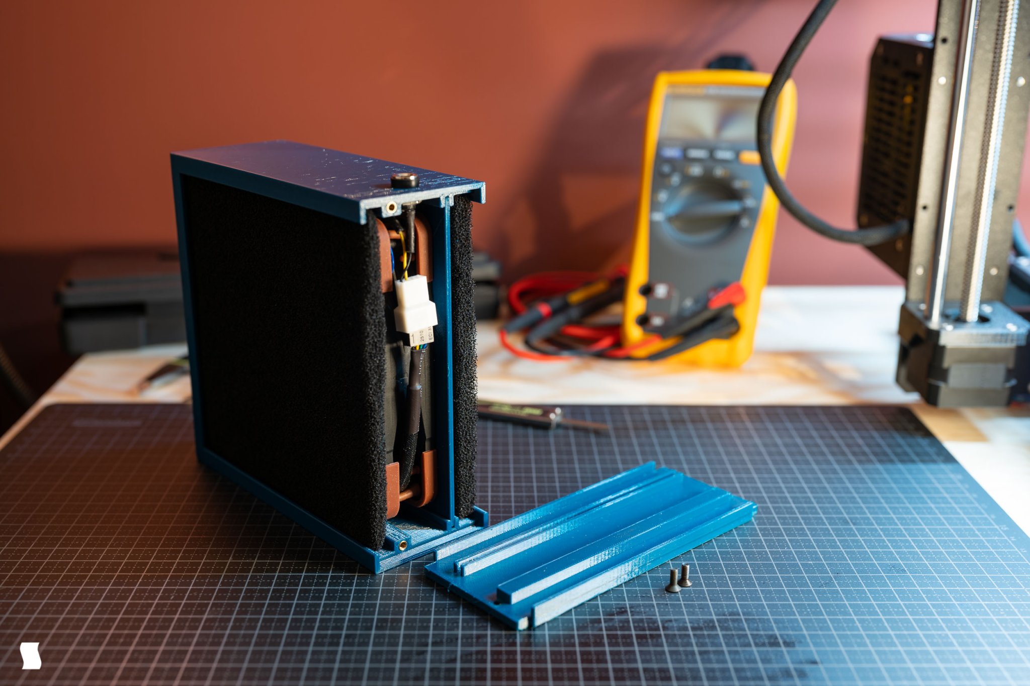 Máy hút khói hàn kiểu tối giản