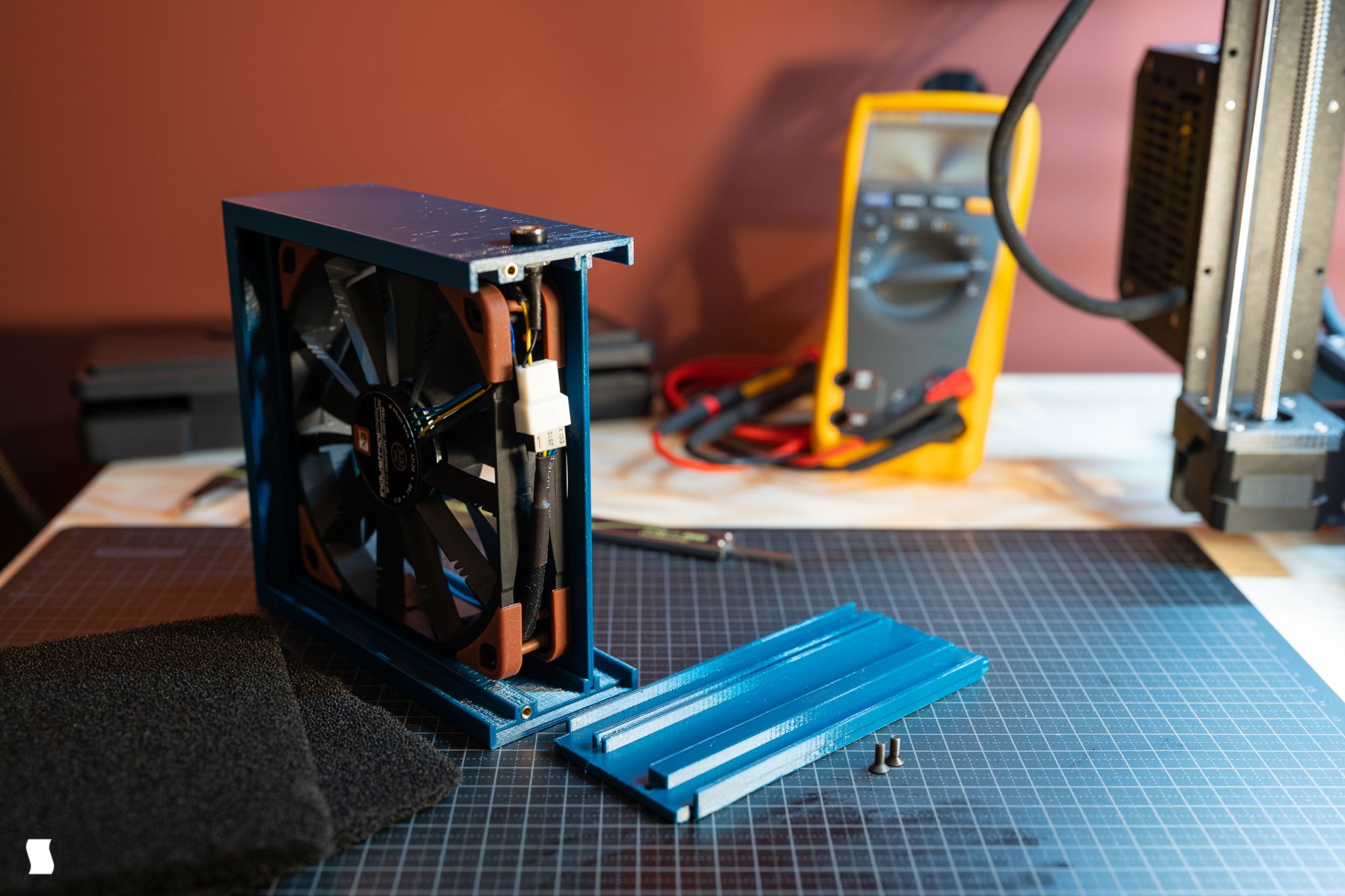 Máy hút khói hàn kiểu tối giản