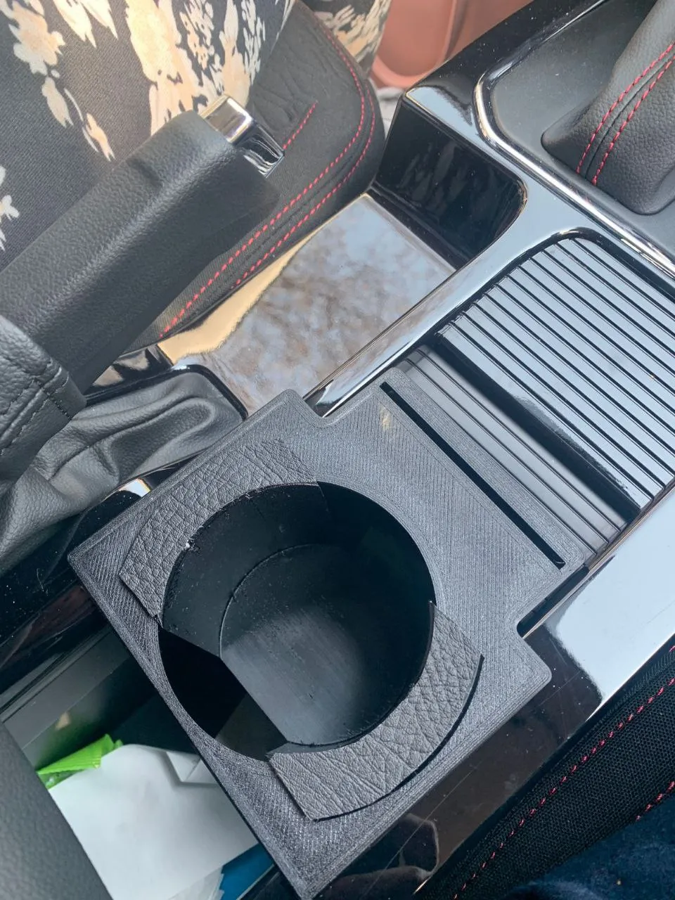 Giá đỡ ly tối giản cho Renault Kiger