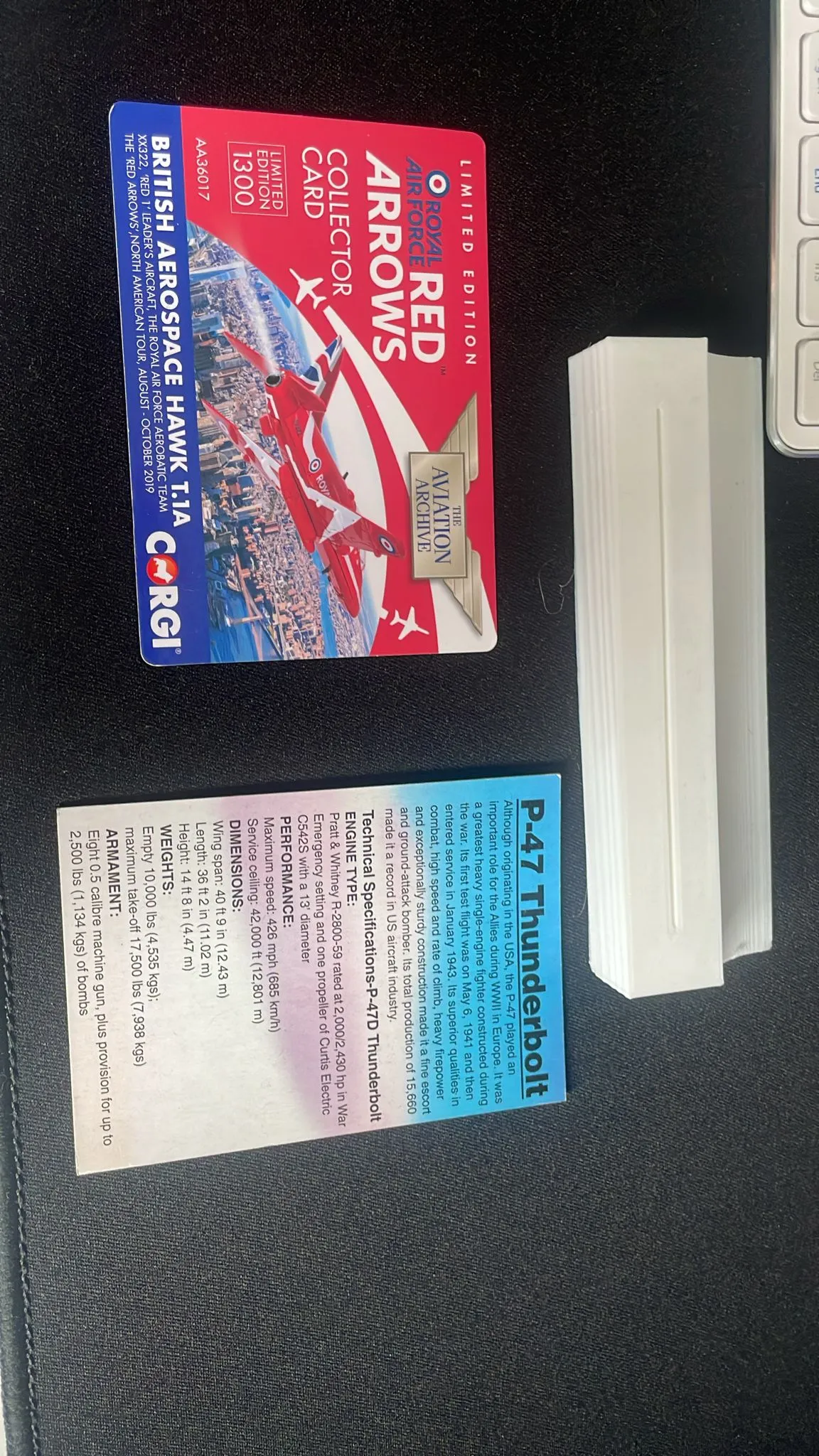 Giá đỡ cho thẻ sưu tập máy bay