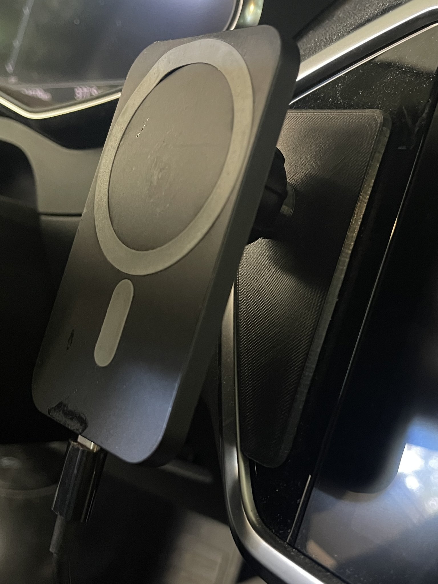 Bảng cố định Audi A6 cho iPhone với giá đỡ/ sạc MagSafe 2in1