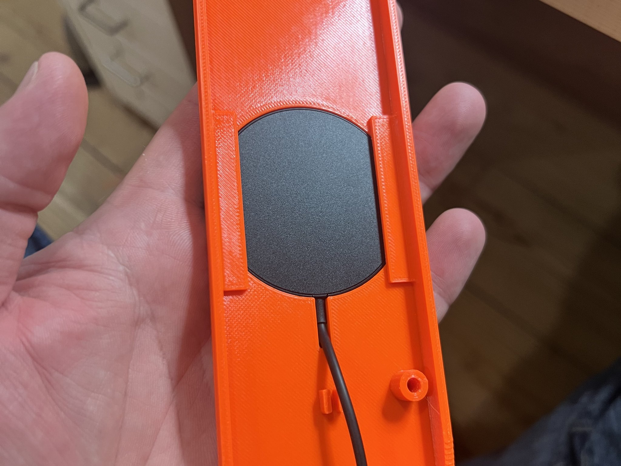 Bảng gắn MagSafe cho tay vịn trung tâm Audi A6 C6