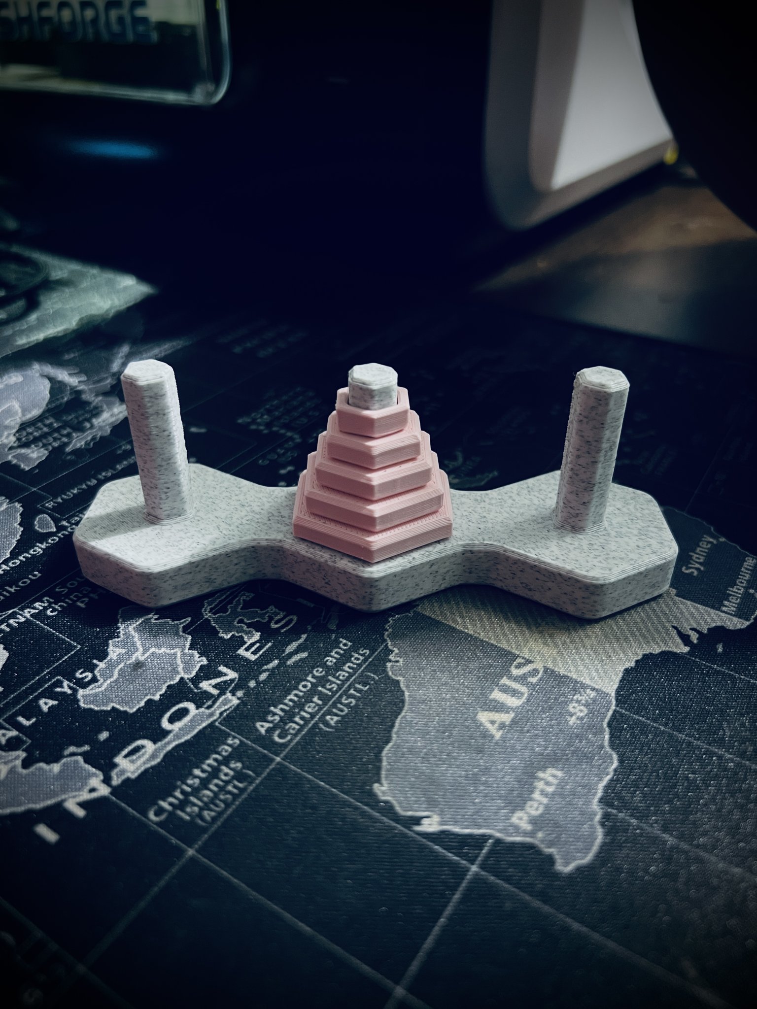 Trò chơi tháp Hà Nội - Đố vui toán học cổ điển