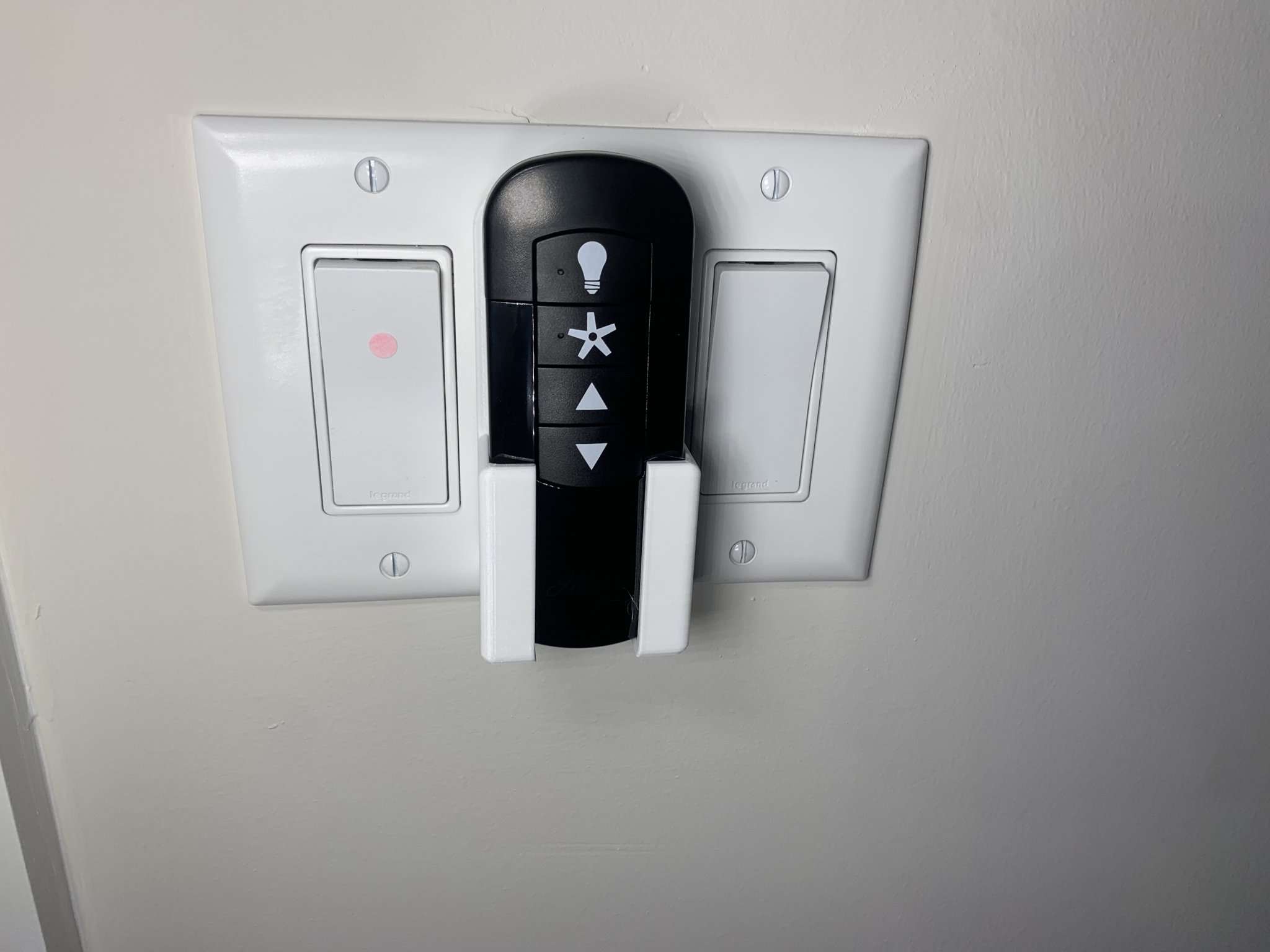 Giá đỡ điều khiển quạt Hunter cho công tắc Decor