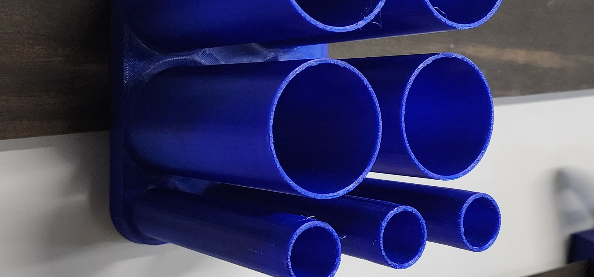 Giá đỡ đèn pin và gương treo tường tiện lợi