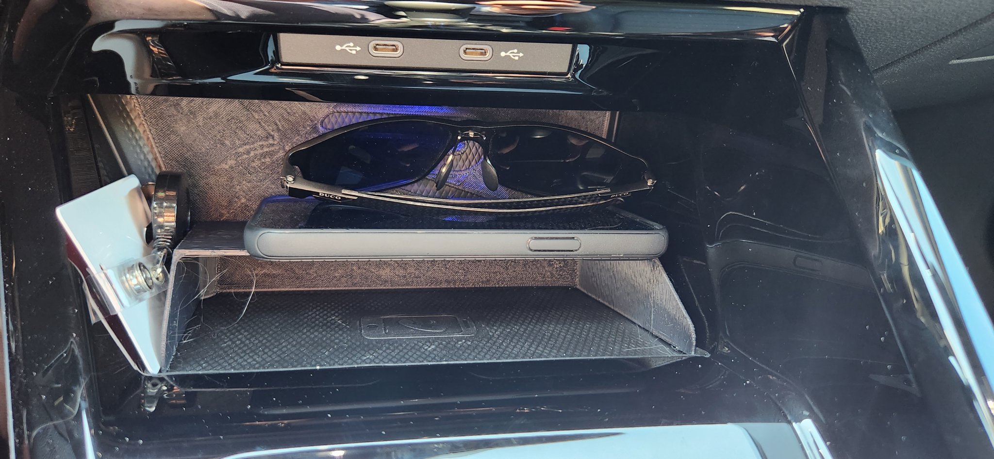 Giá đỡ sạc không dây cho VW Golf Mk8