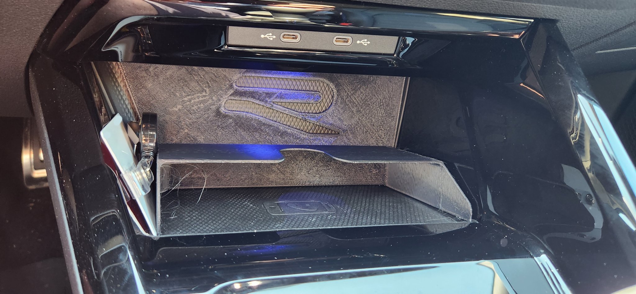 Giá đỡ sạc không dây cho VW Golf Mk8