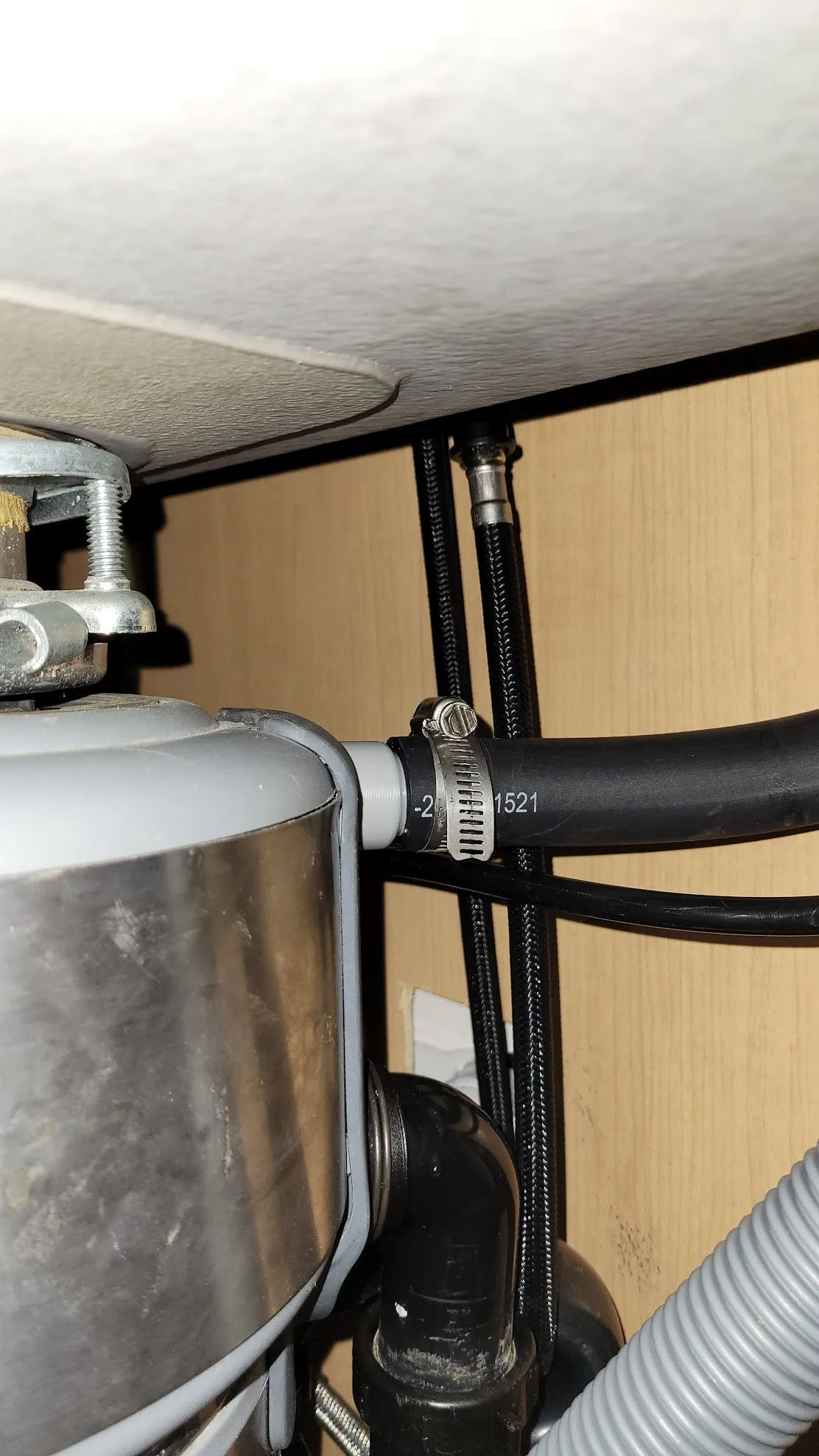 Flange đầu vào Insinkerator thay thế cho lỗ thông hơi