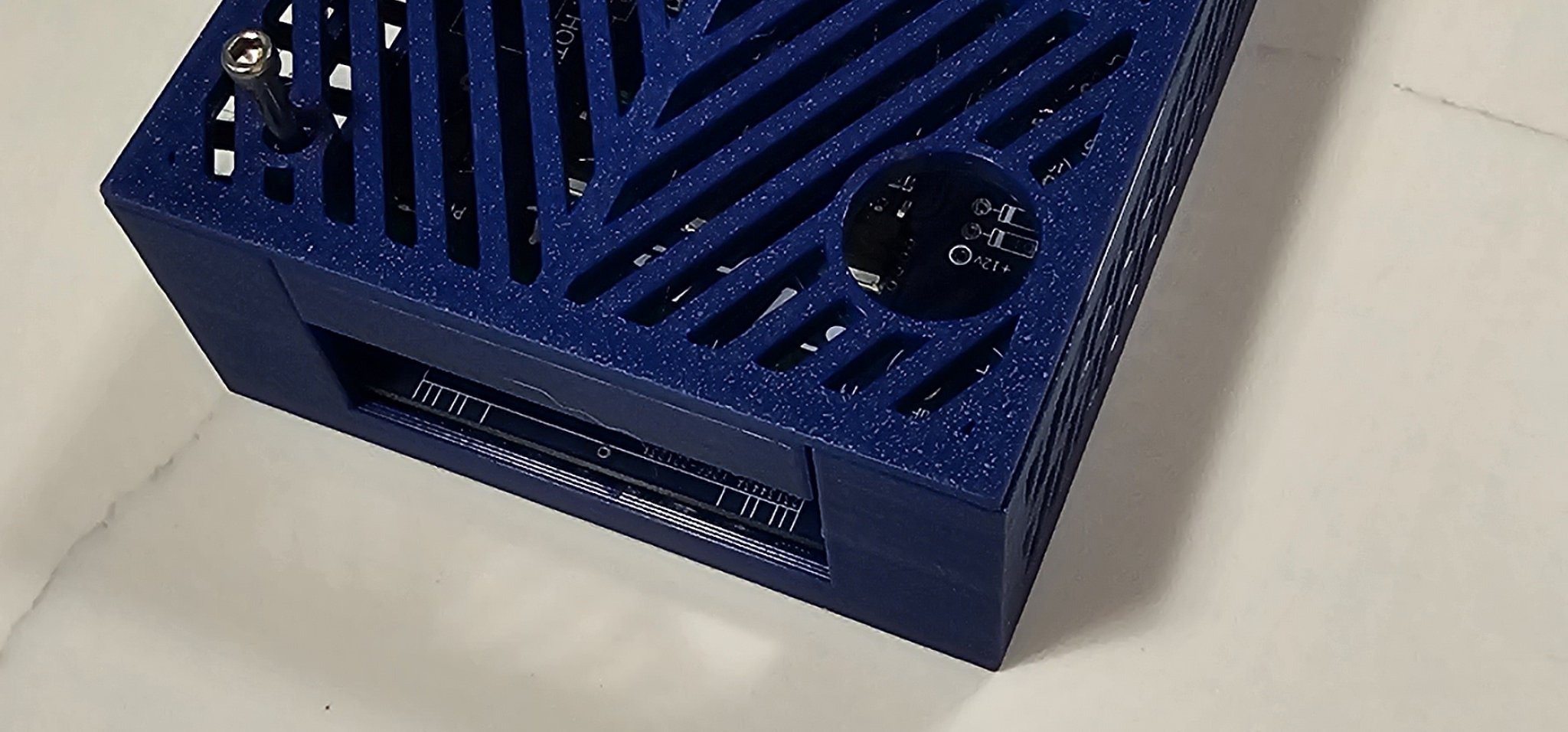 Vỏ bảo vệ thông gió cho bảng điều khiển FLYLED Strobe