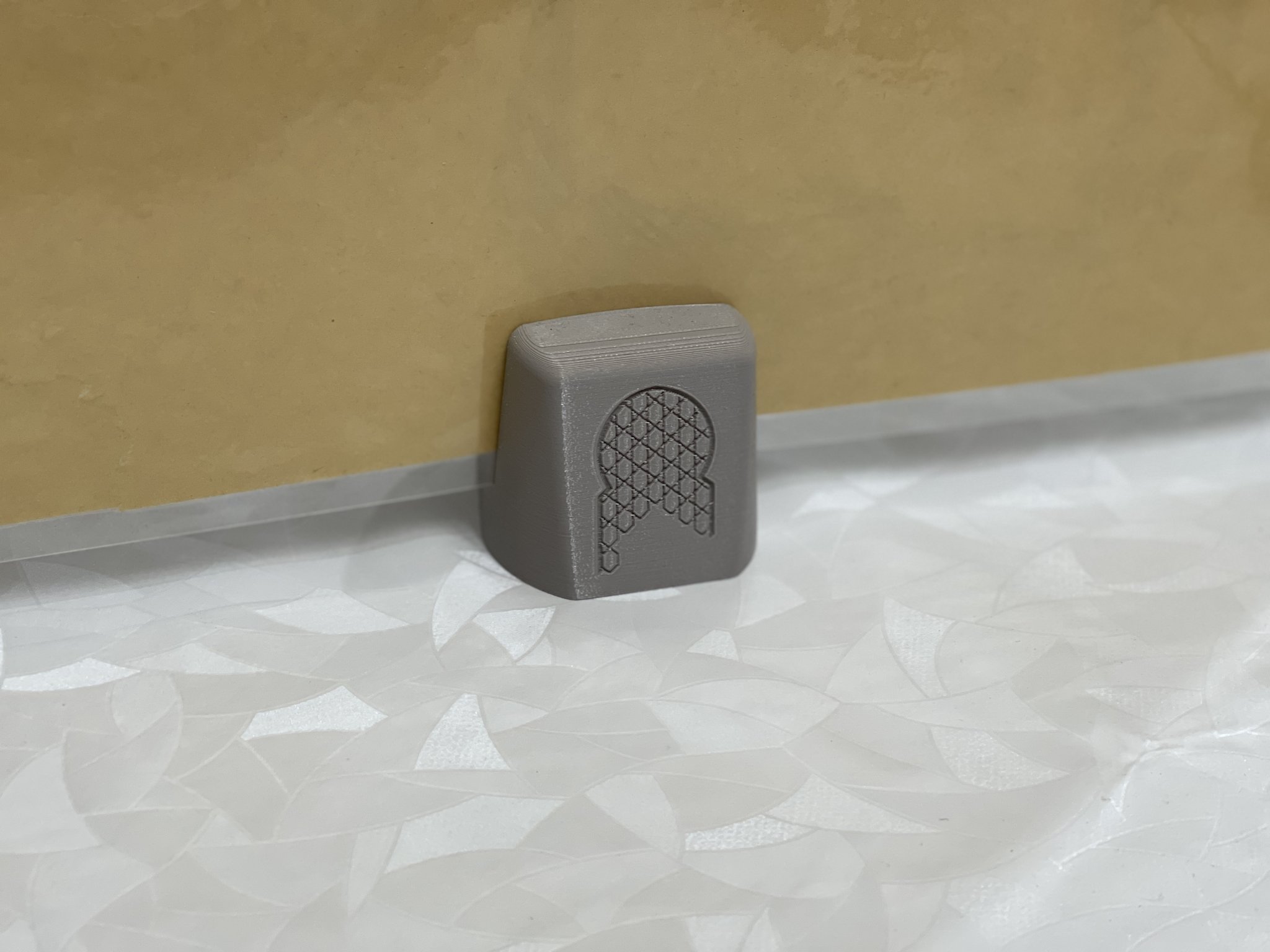 Giá đỡ biển hiệu có chỗ để logo của bạn