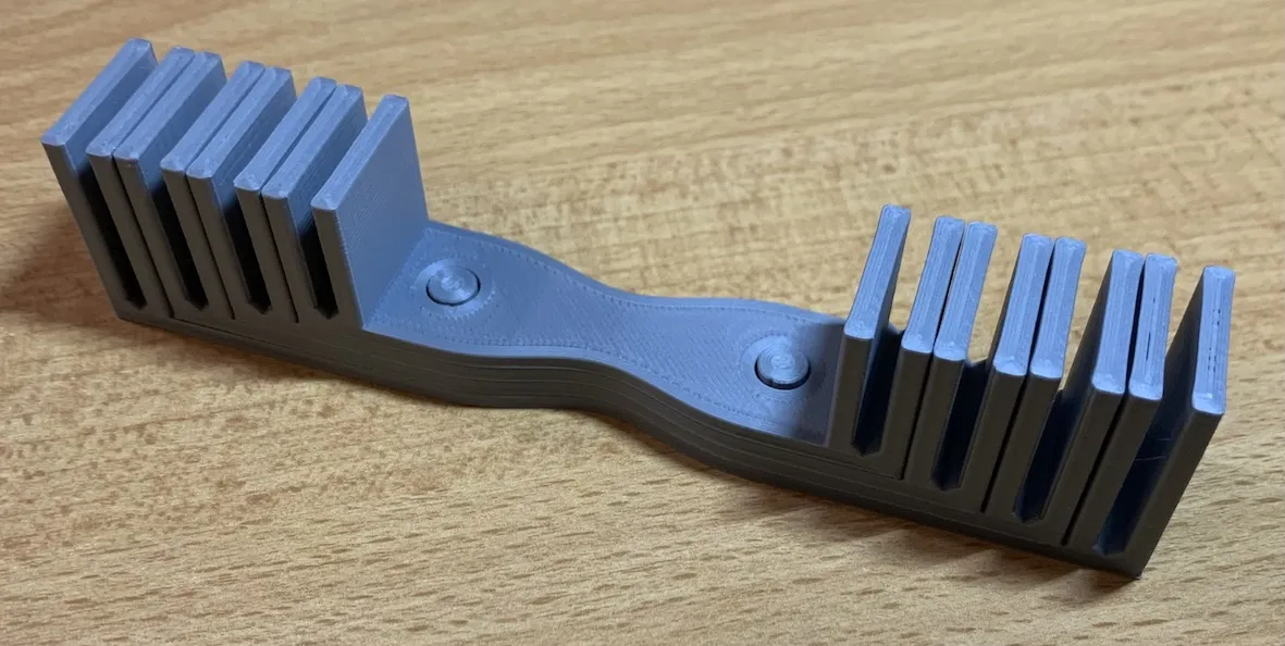 Giá đỡ túi nhựa đơn giản và gọn nhẹ