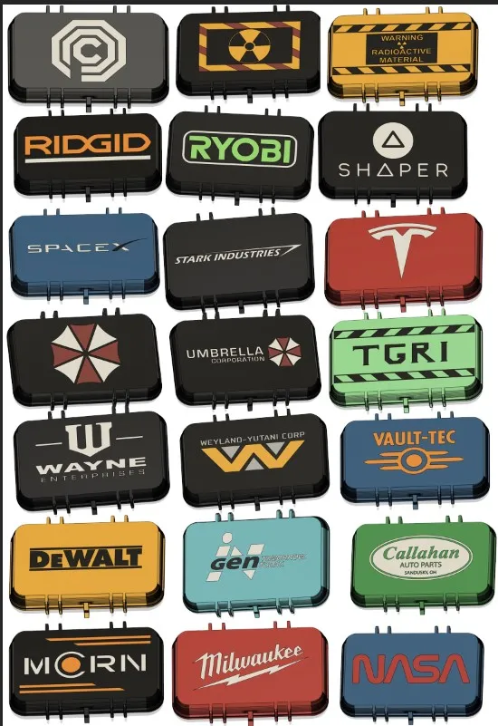 Hộp lưu trữ Bambu Labs với các nắp thương hiệu khác nhau