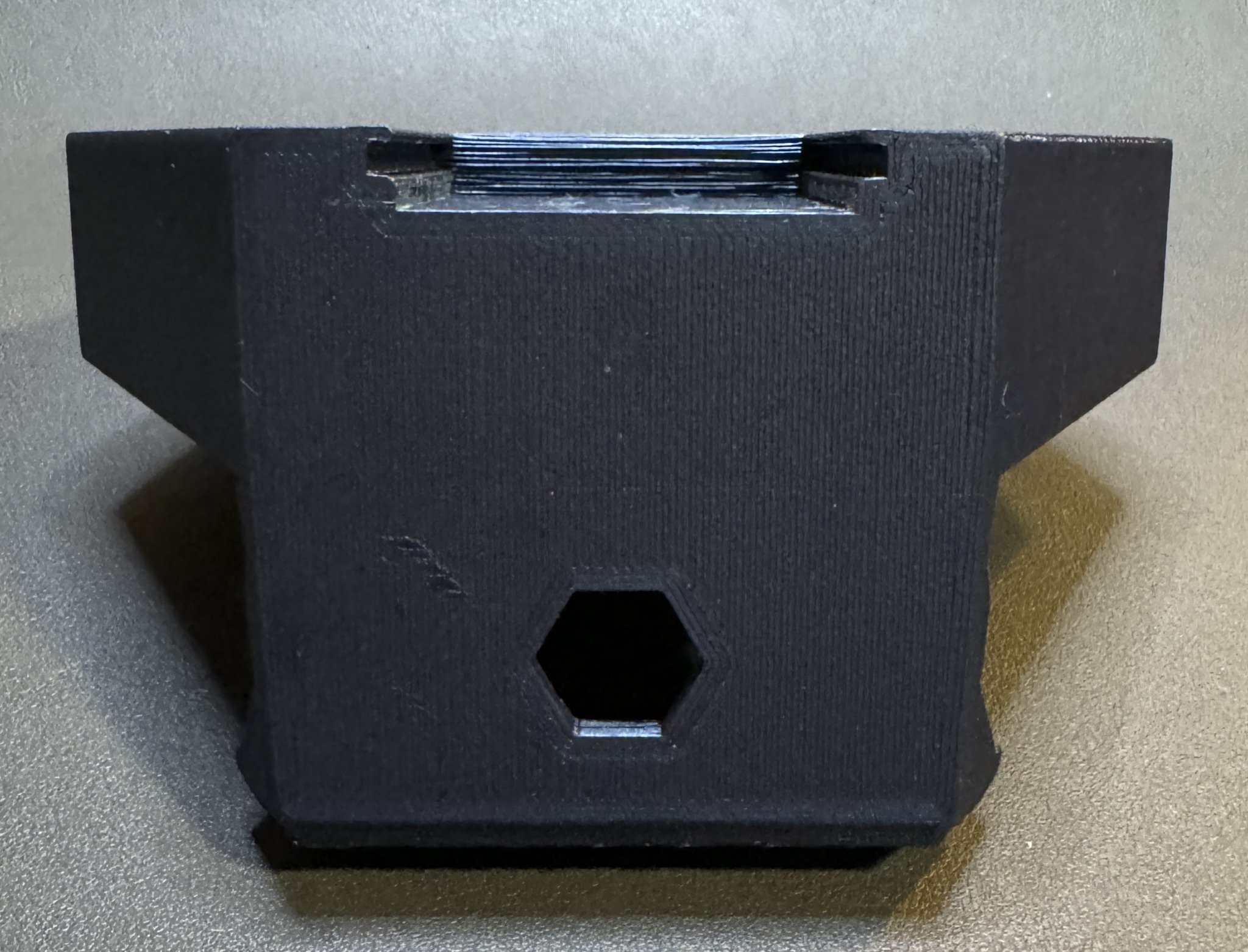 Giá đỡ điện thoại hình lục giác cho Cooler Master QUBE 500