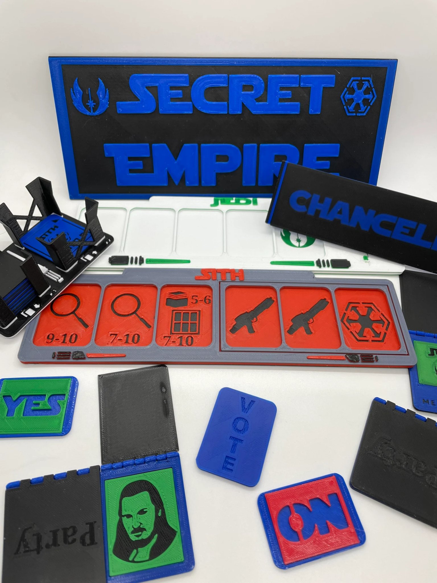 Trò chơi Secret Hitler kết hợp Star Wars